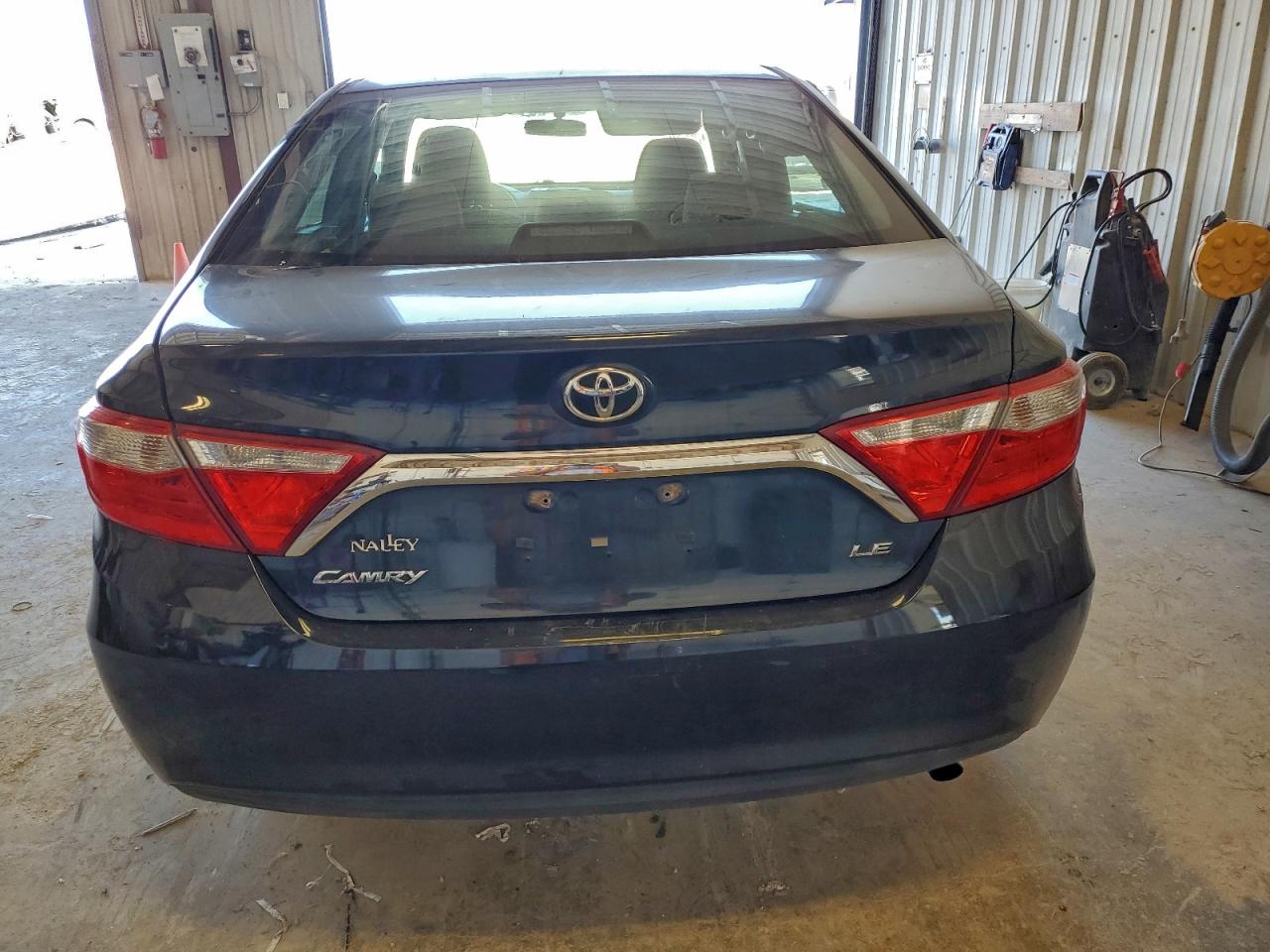 2015 Toyota Camry Le Charcoal vin: 4T1BF1FK8FU030494