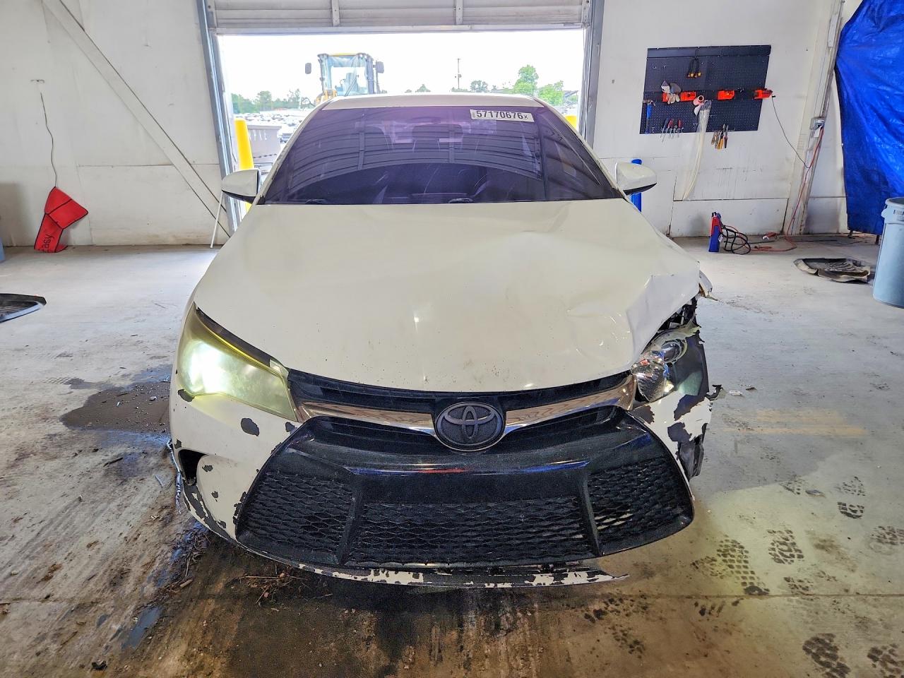 2015 Toyota Camry Se White vin: 4T1BF1FK8FU040412