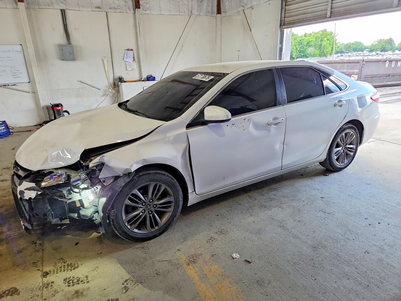 2015 Toyota Camry Se White vin: 4T1BF1FK8FU040412