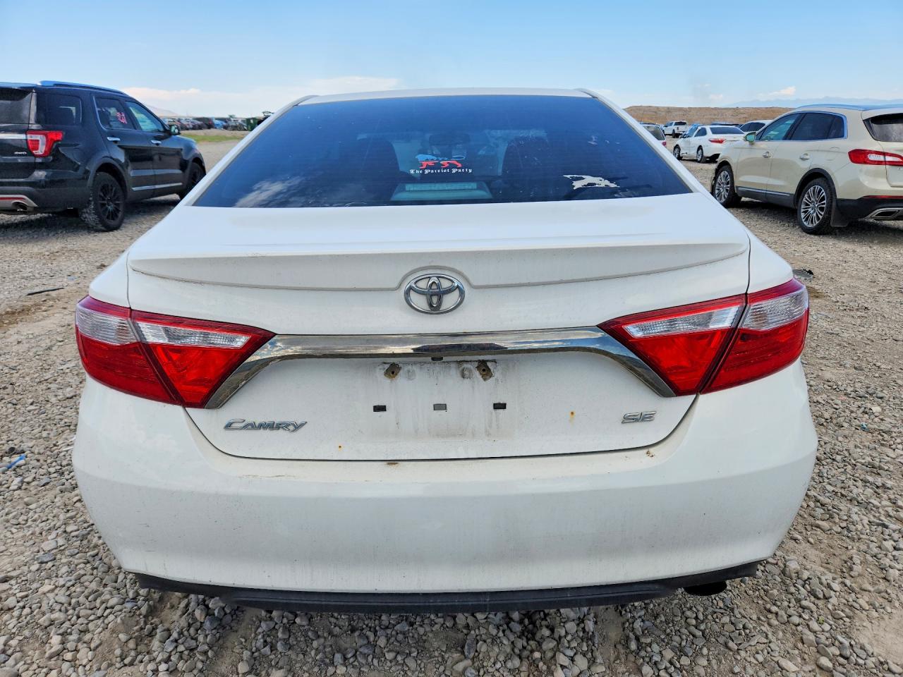 2015 Toyota Camry Se White vin: 4T1BF1FK8FU080523