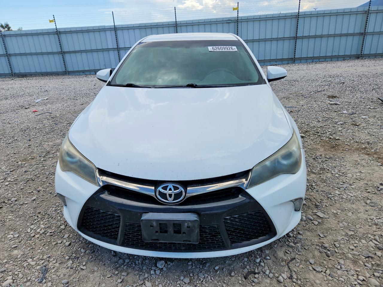 2015 Toyota Camry Se White vin: 4T1BF1FK8FU080523