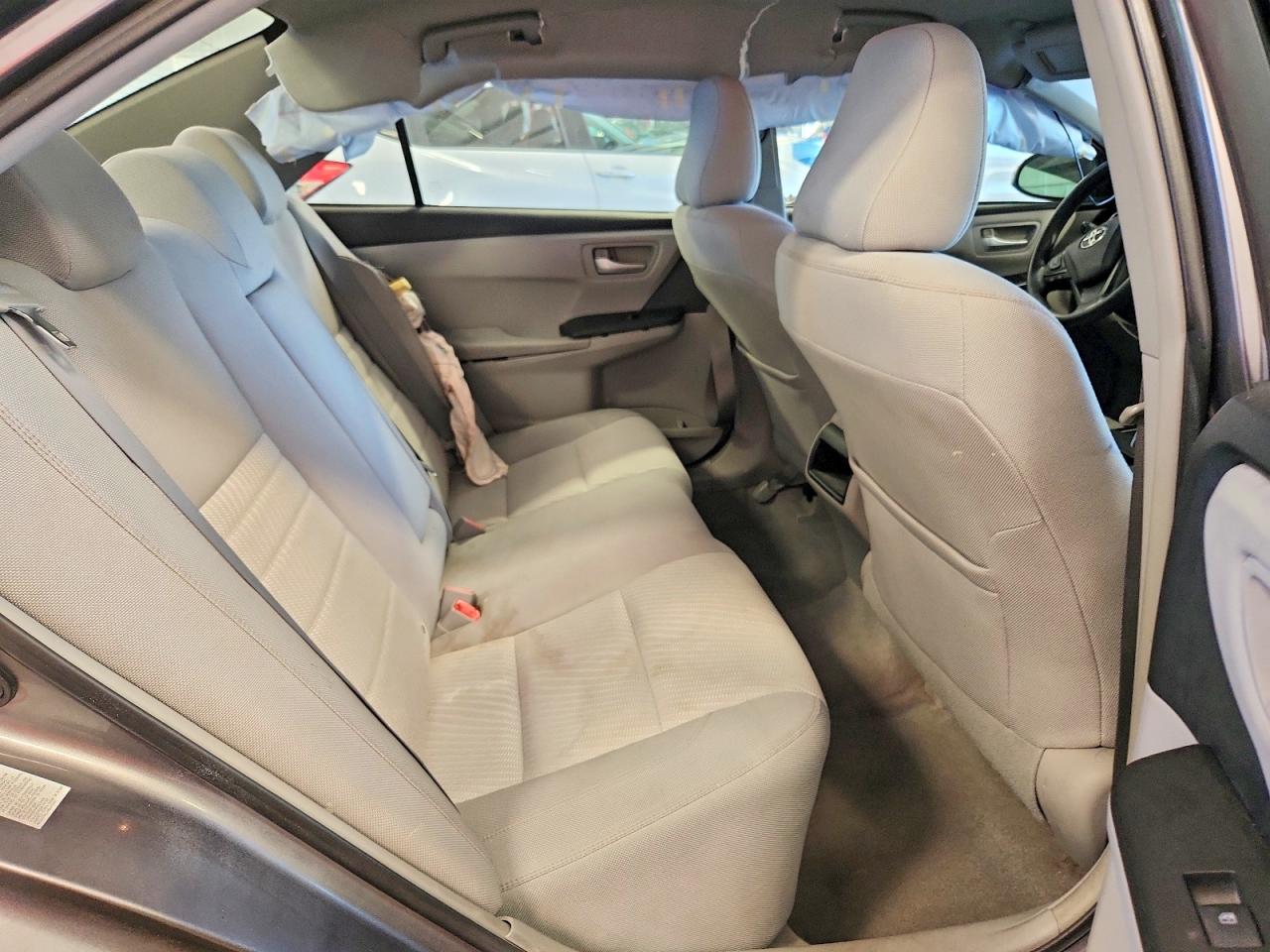 2015 Toyota Camry Le Gray vin: 4T1BF1FK8FU083910