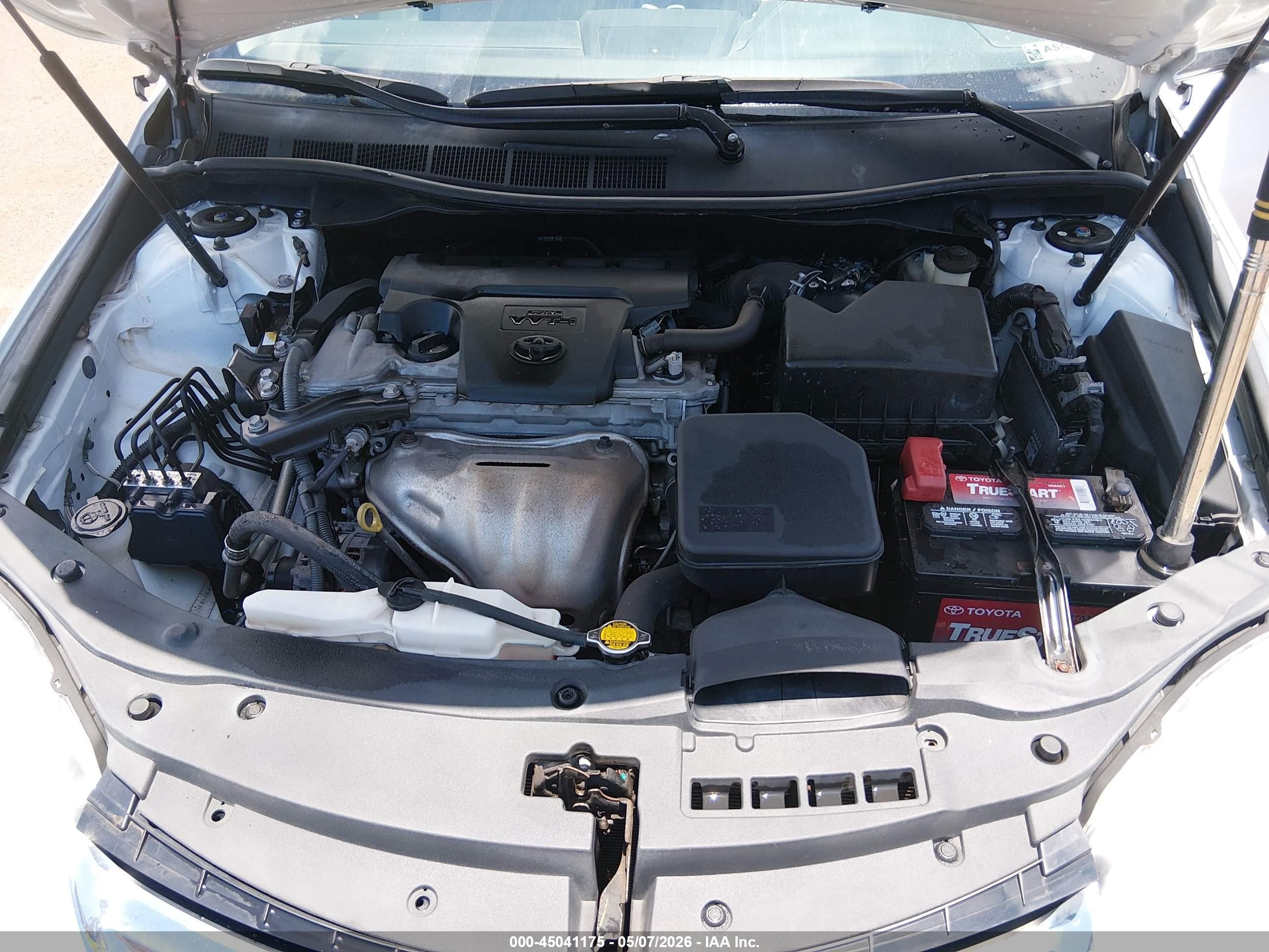 2015 Toyota Camry Le White vin: 4T1BF1FK8FU093014