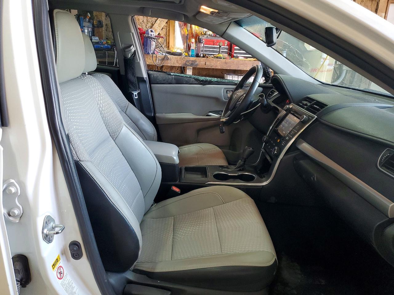 2015 Toyota Camry Se White vin: 4T1BF1FK8FU096642