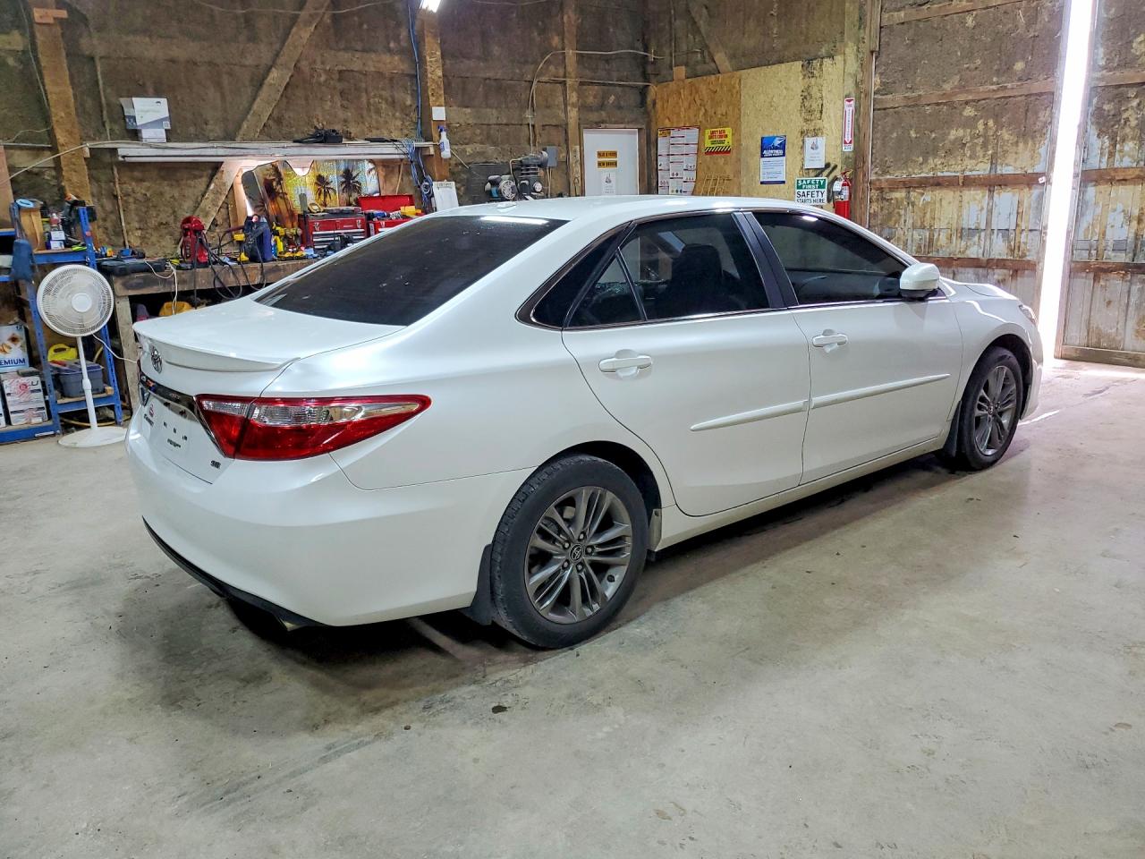 2015 Toyota Camry Se White vin: 4T1BF1FK8FU096642