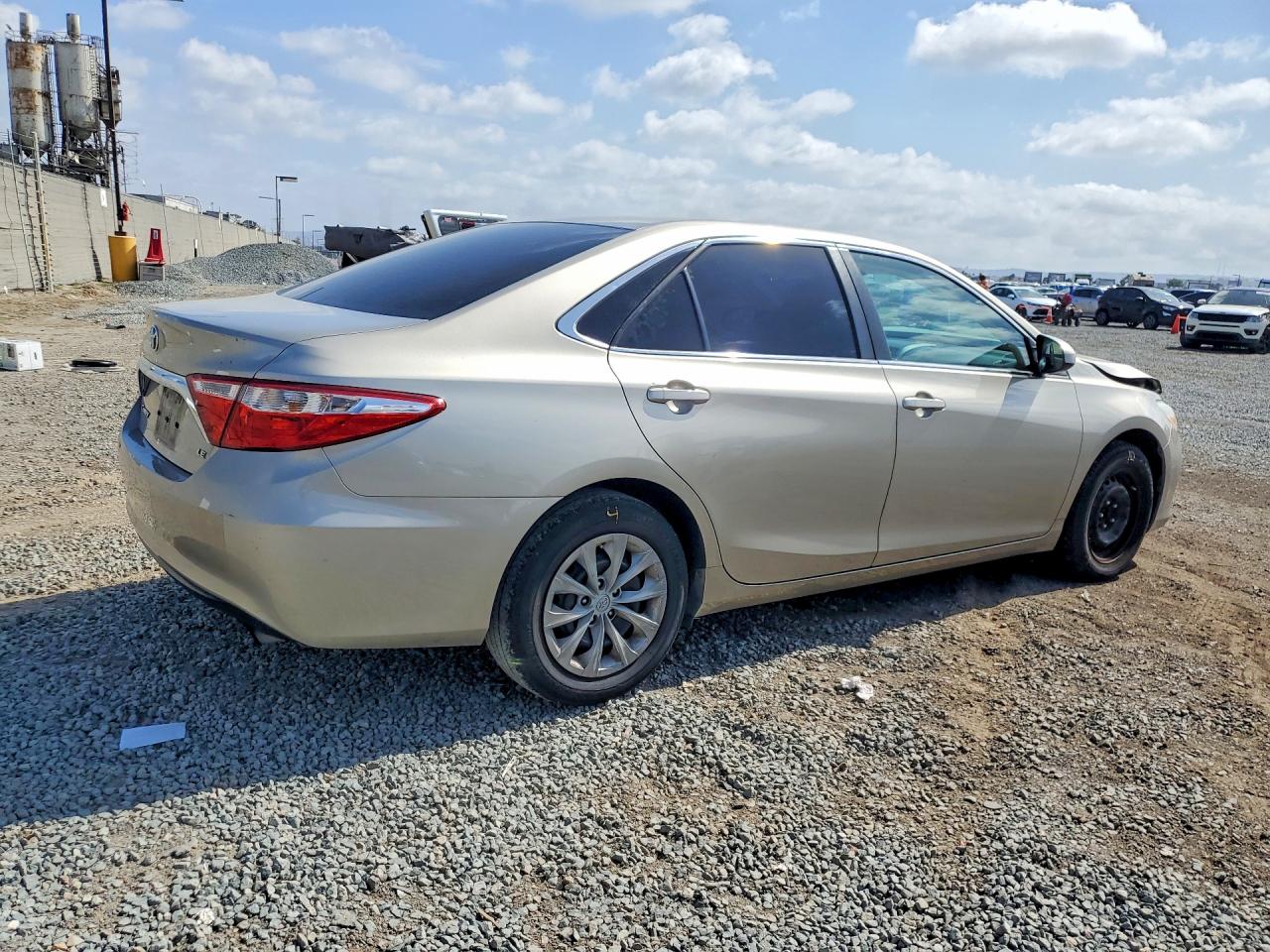 2015 Toyota Camry Le Желто-коричневый vin: 4T1BF1FK8FU105095