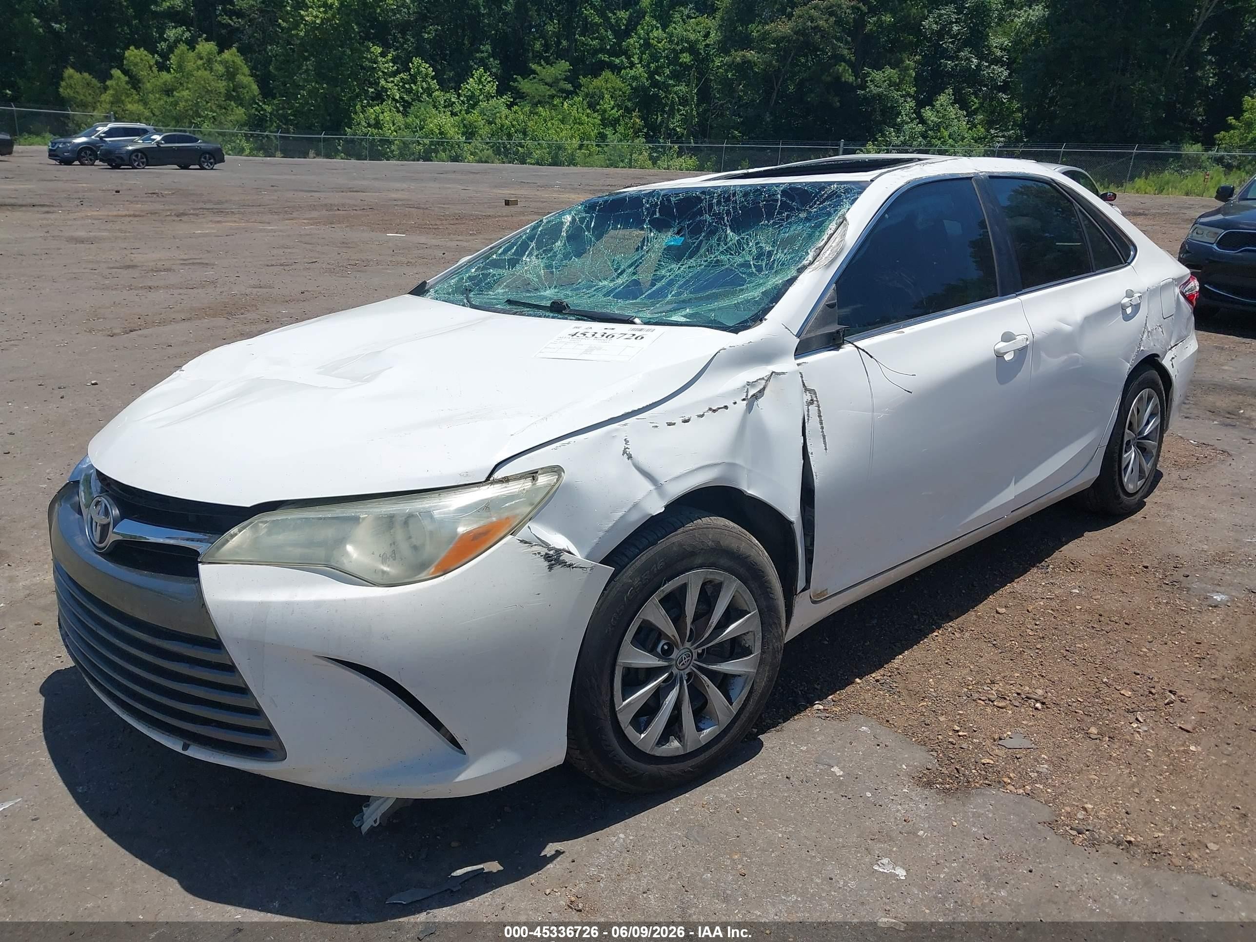 2015 Toyota Camry Le White vin: 4T1BF1FK8FU106716