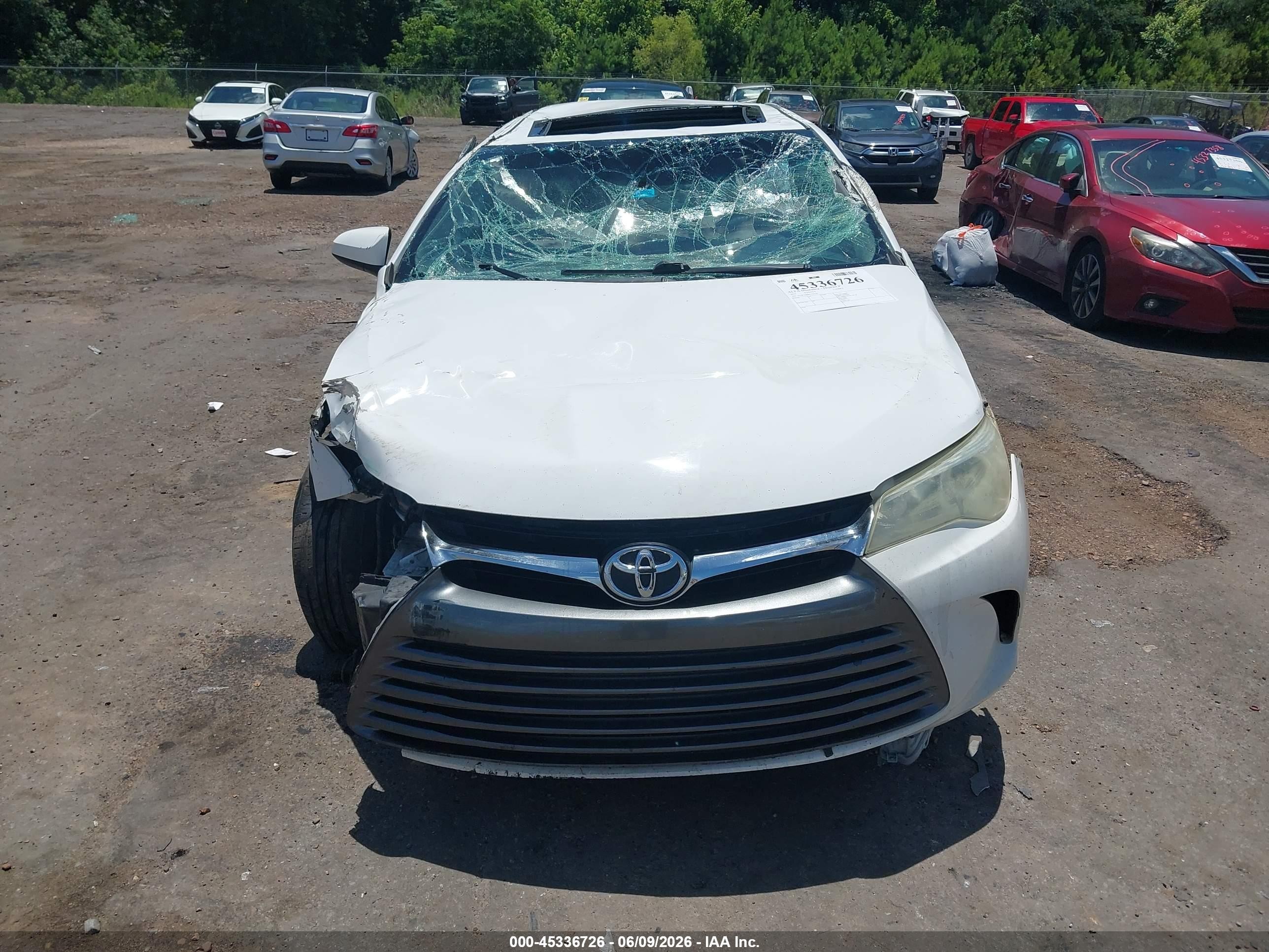 2015 Toyota Camry Le White vin: 4T1BF1FK8FU106716