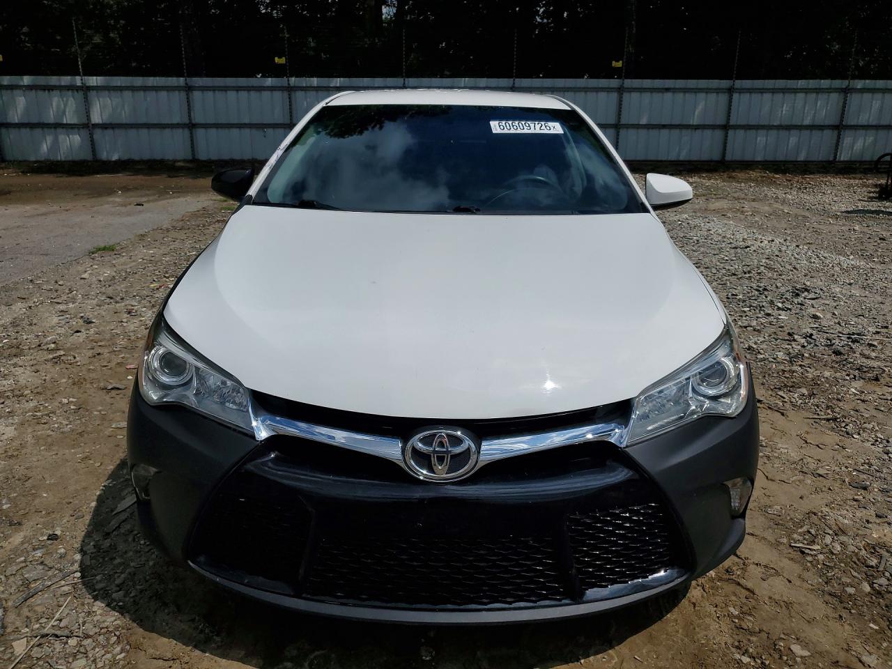 2015 Toyota Camry Le Белый vin: 4T1BF1FK8FU110796