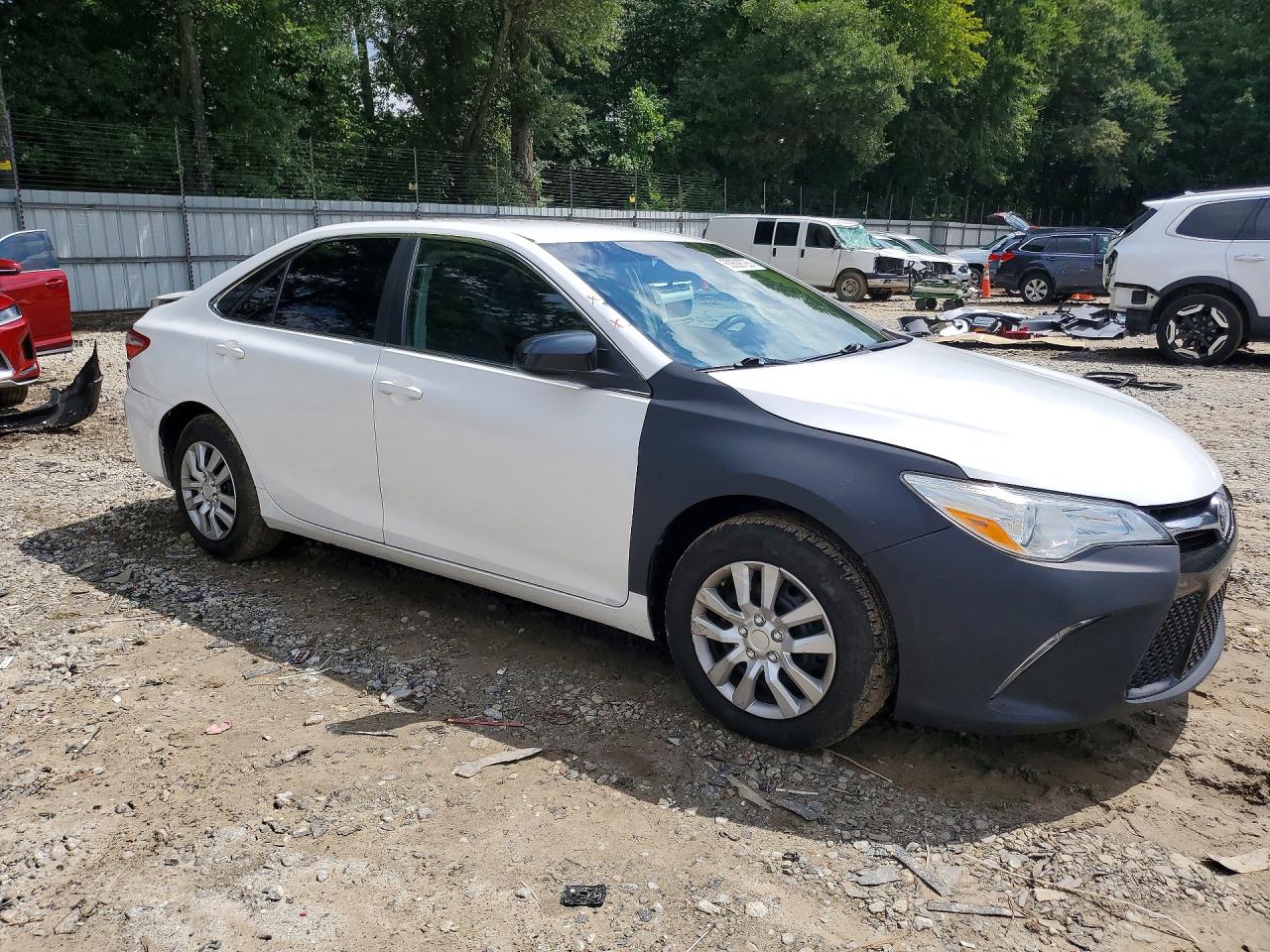 2015 Toyota Camry Le Белый vin: 4T1BF1FK8FU110796