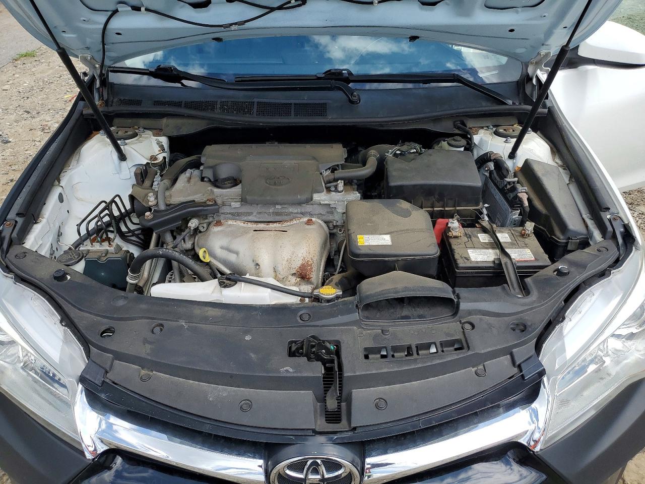 2015 Toyota Camry Le Белый vin: 4T1BF1FK8FU110796