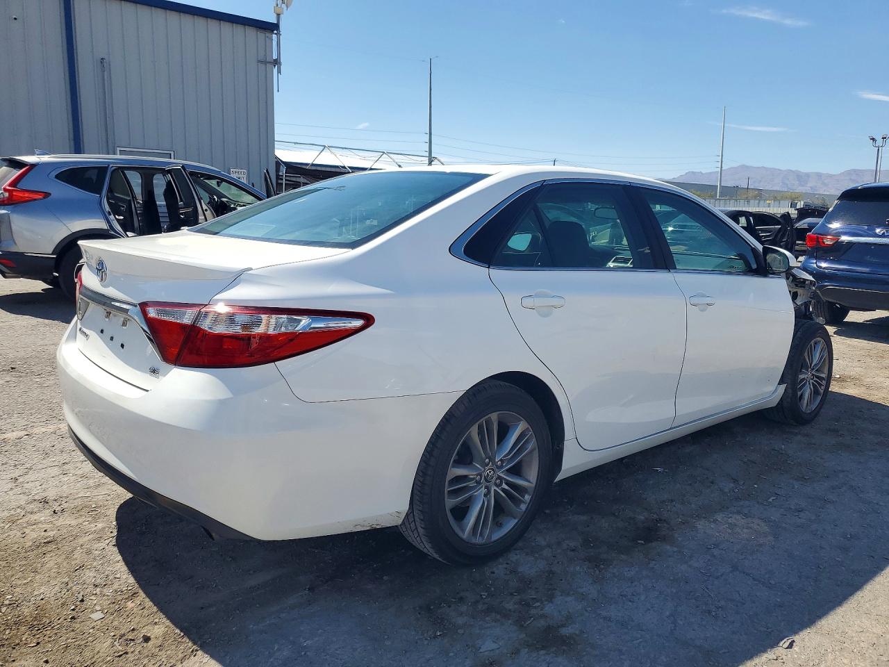 2015 Toyota Camry Se White vin: 4T1BF1FK8FU111544