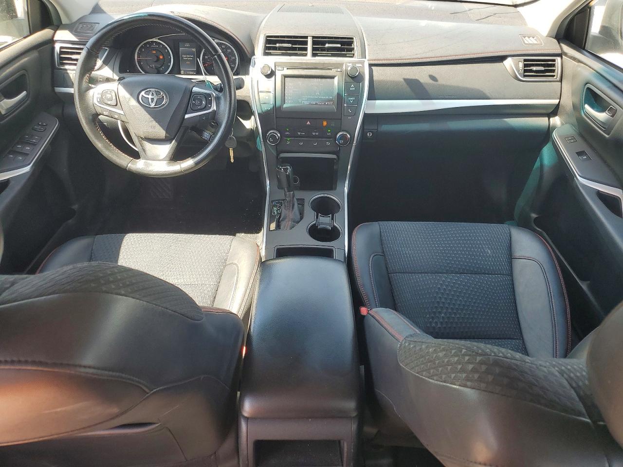 2015 Toyota Camry Se White vin: 4T1BF1FK8FU111544