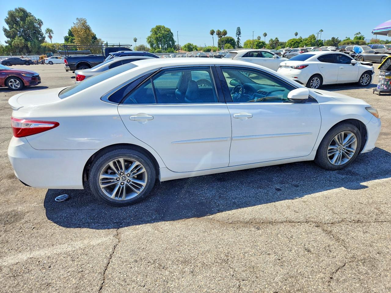 2015 Toyota Camry Se White vin: 4T1BF1FK8FU115481