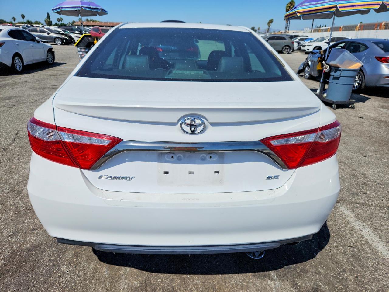 2015 Toyota Camry Se White vin: 4T1BF1FK8FU115481