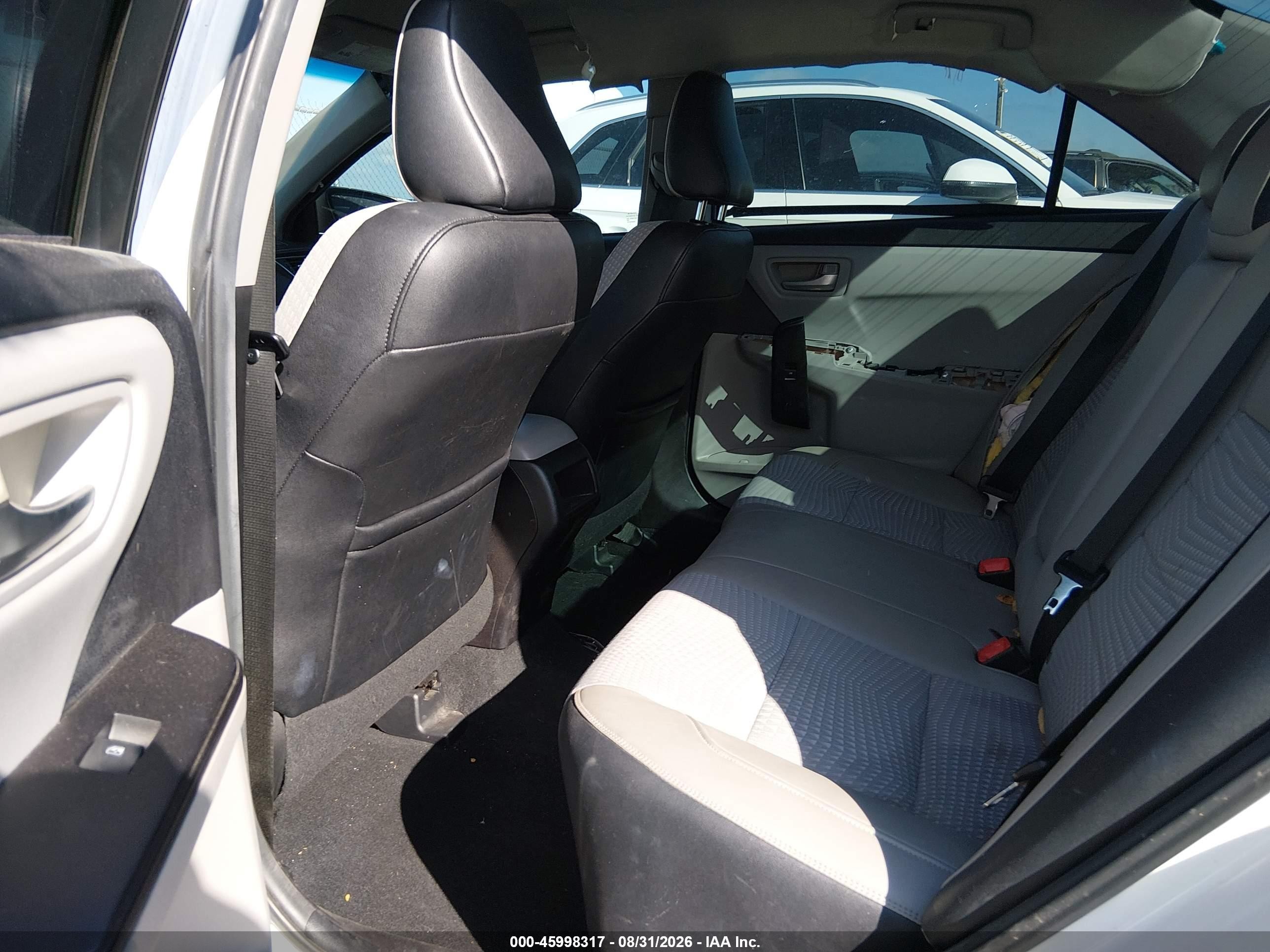 2015 Toyota Camry Se White vin: 4T1BF1FK8FU480260