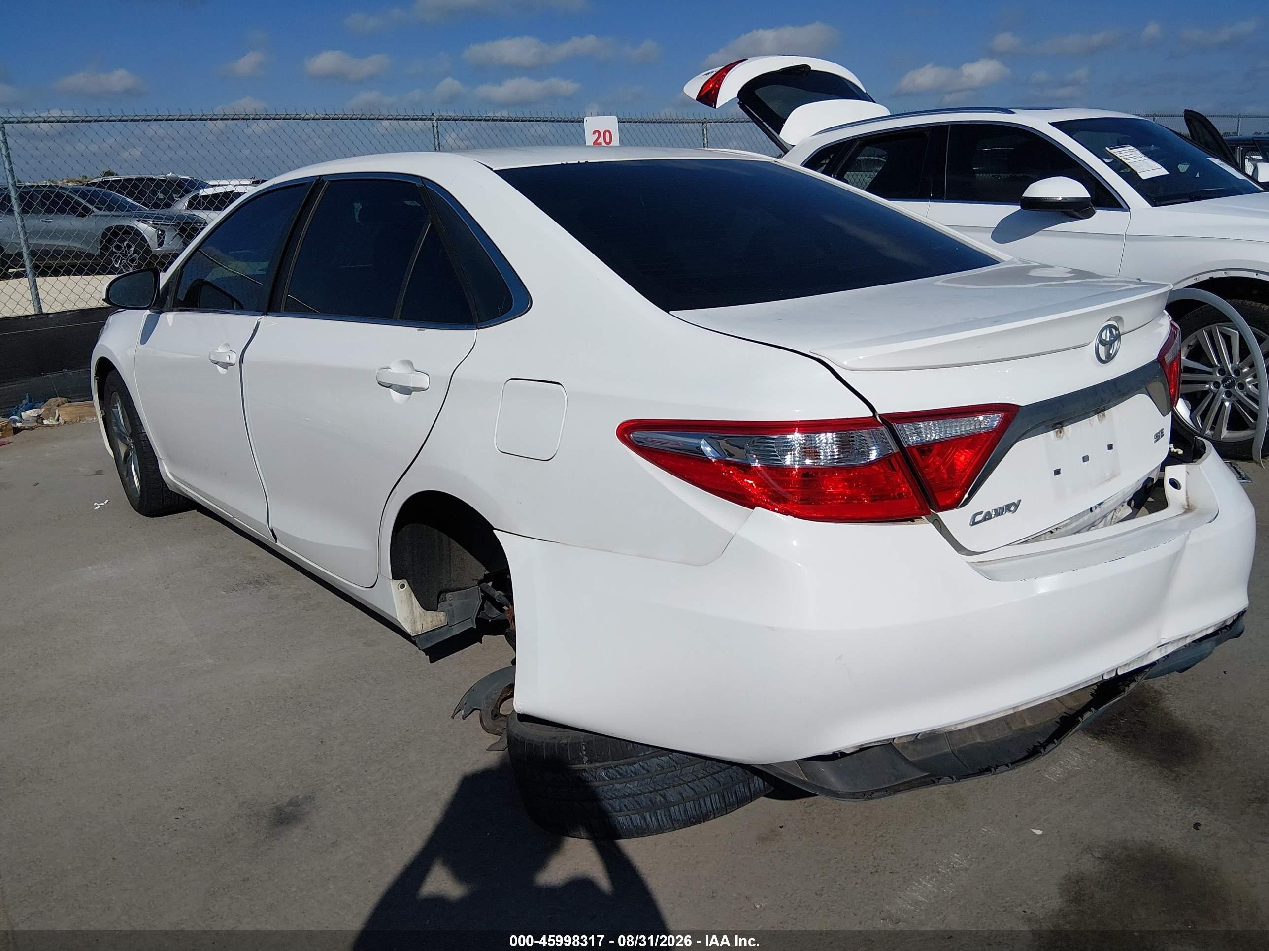 2015 Toyota Camry Se White vin: 4T1BF1FK8FU480260