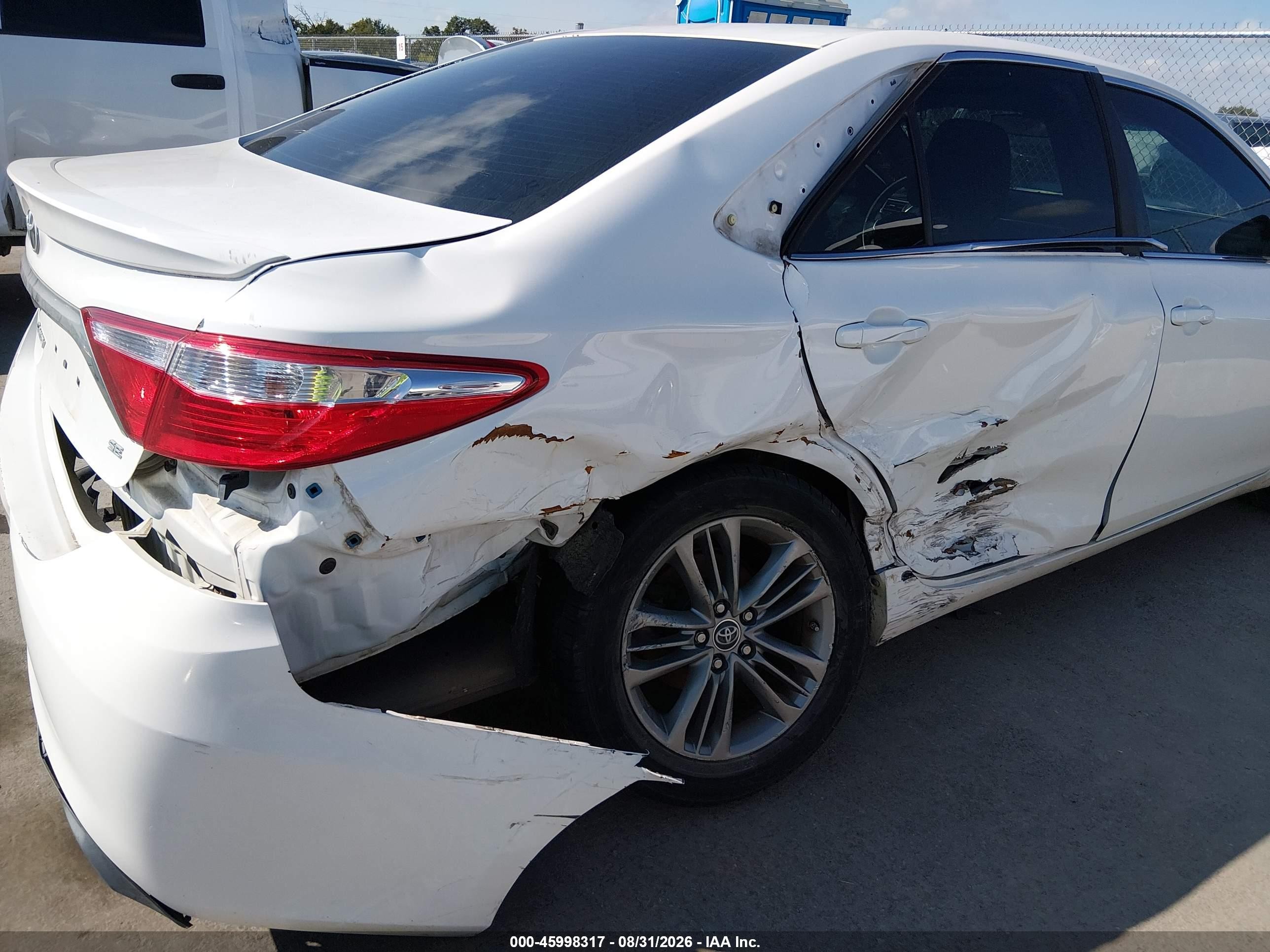 2015 Toyota Camry Se White vin: 4T1BF1FK8FU480260