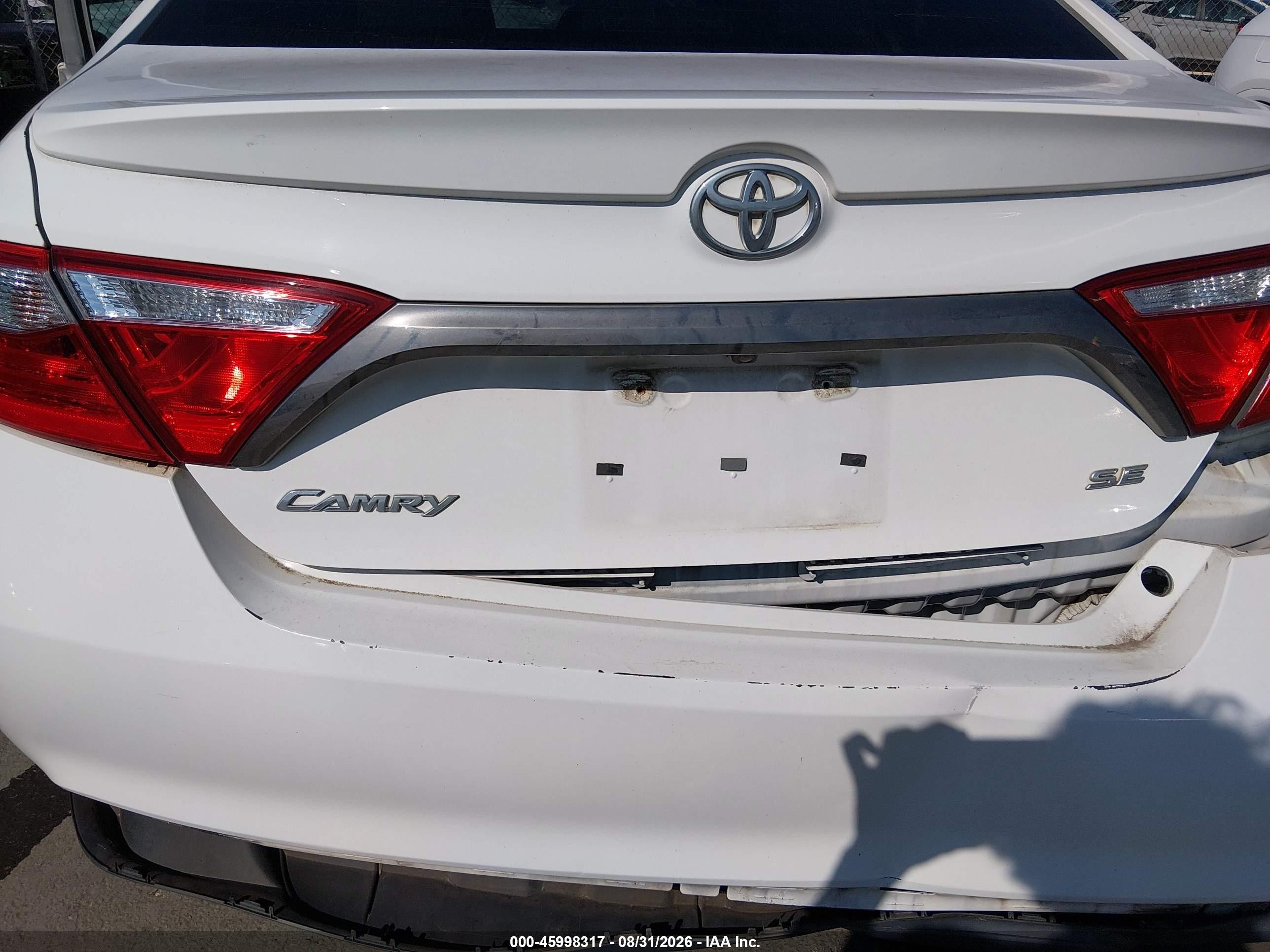 2015 Toyota Camry Se White vin: 4T1BF1FK8FU480260