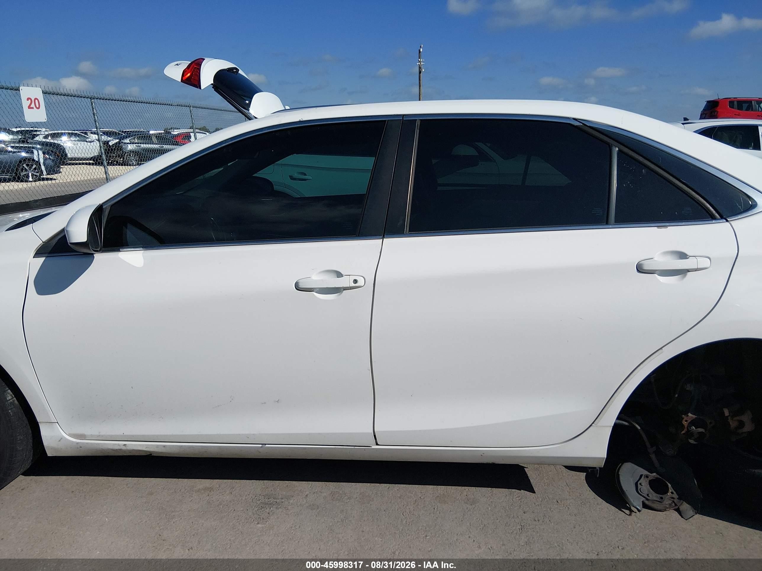 2015 Toyota Camry Se White vin: 4T1BF1FK8FU480260