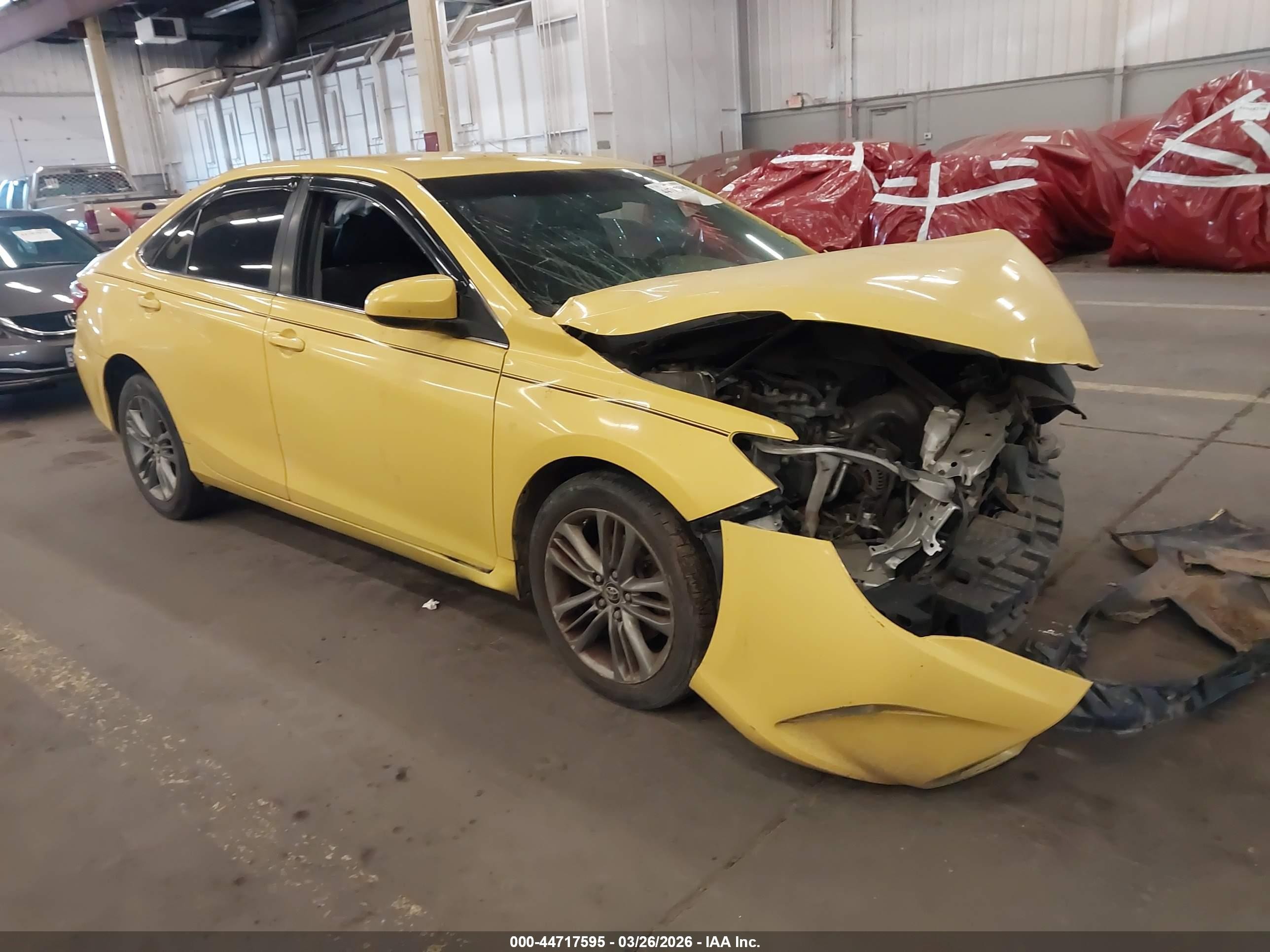 2015 Toyota Camry Se Yellow vin: 4T1BF1FK8FU497978
