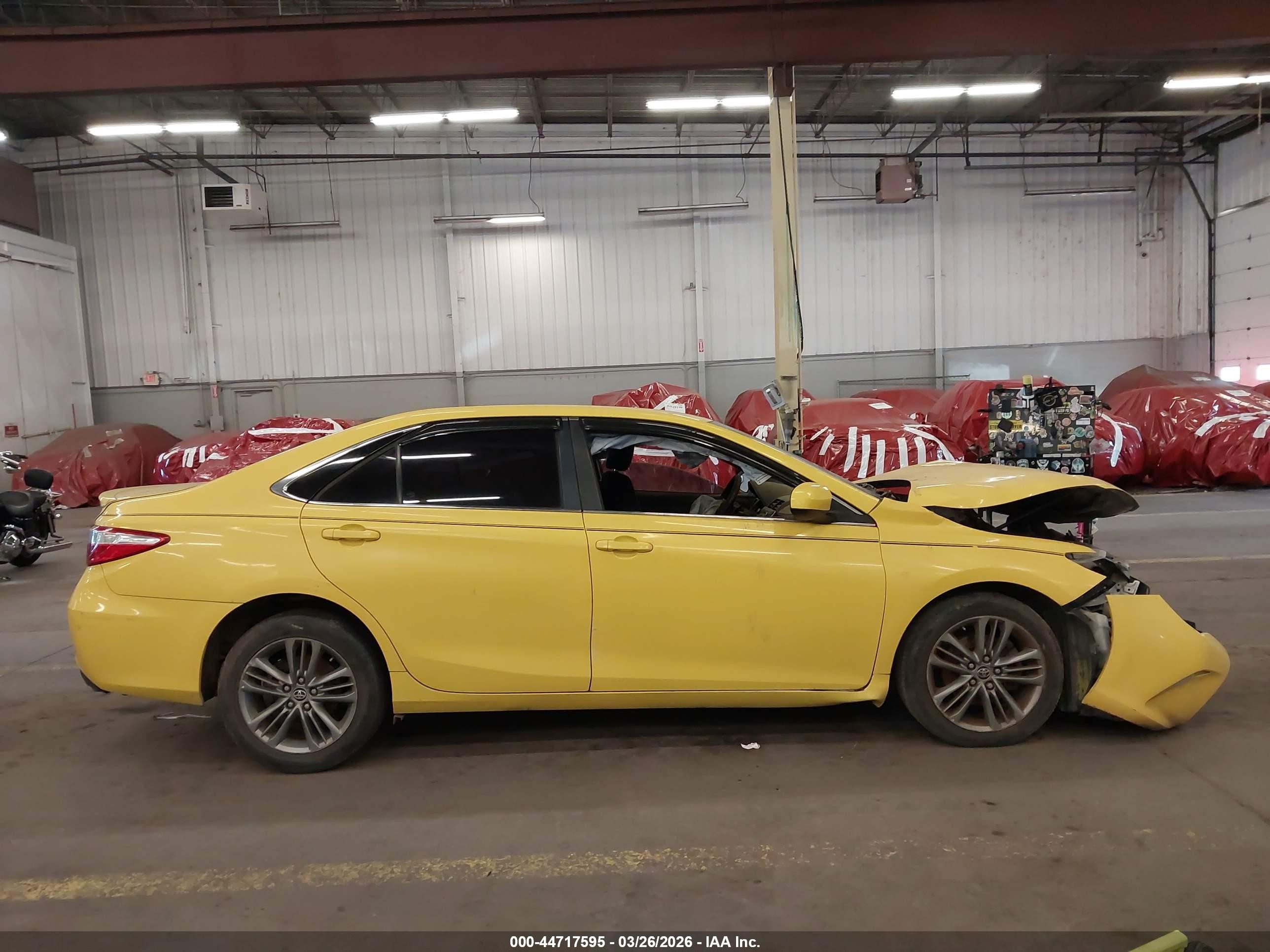2015 Toyota Camry Se Yellow vin: 4T1BF1FK8FU497978