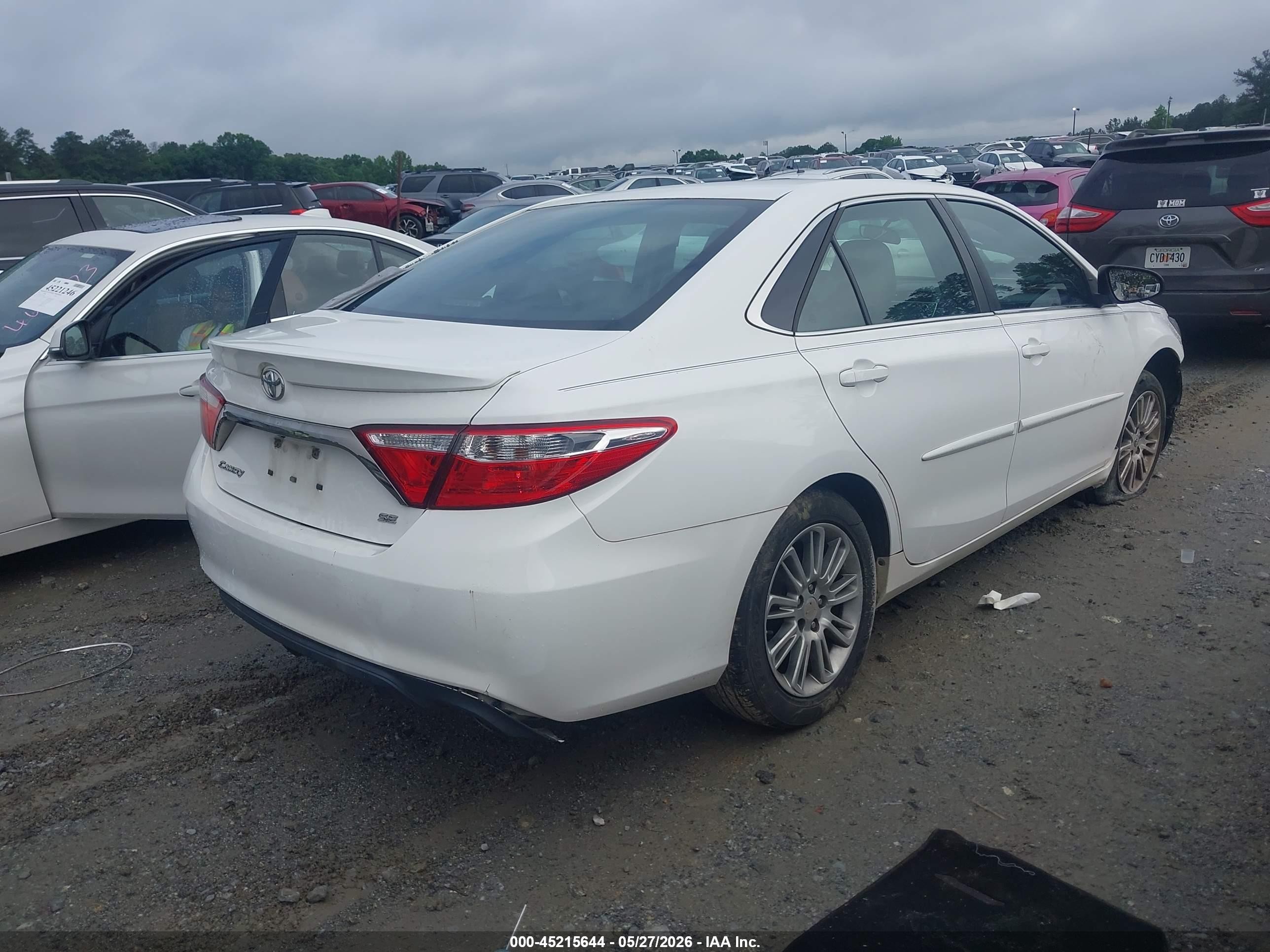 2015 Toyota Camry Se White vin: 4T1BF1FK8FU498225