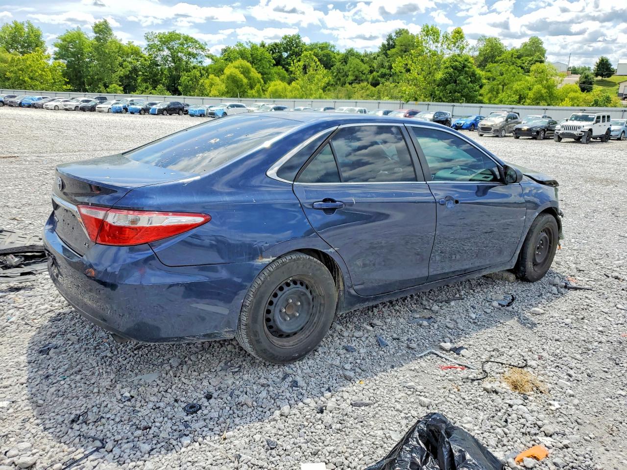 2015 Toyota Camry Le Blue vin: 4T1BF1FK8FU873580