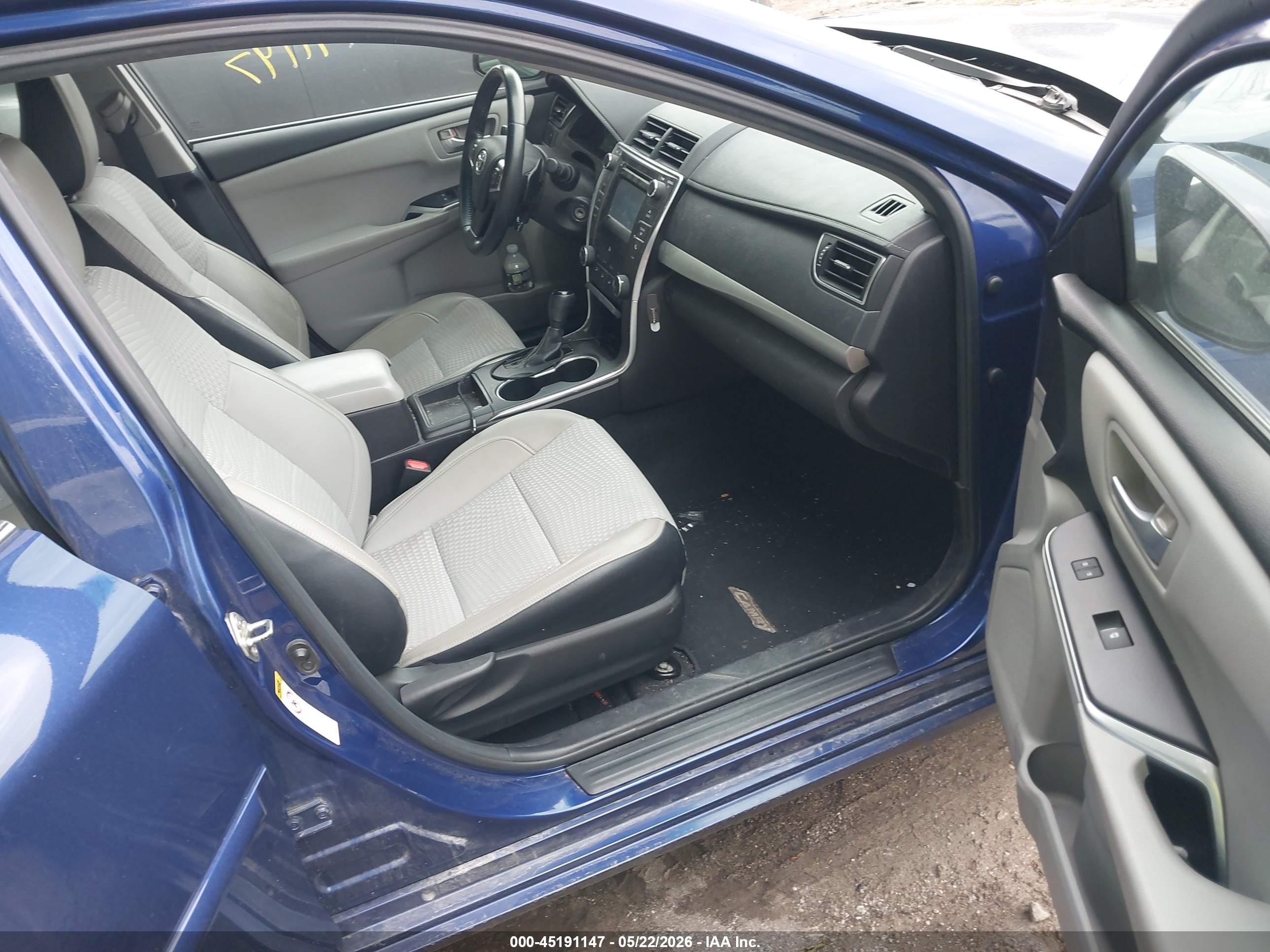 2015 Toyota Camry Se Blue vin: 4T1BF1FK8FU900972