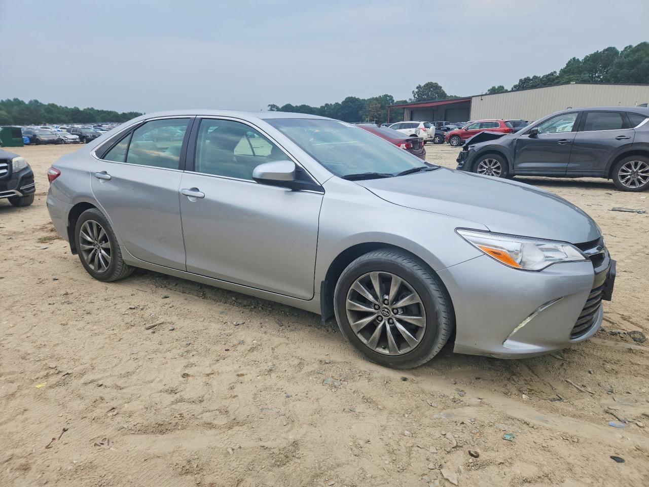2015 Toyota Camry Xle Серебряный vin: 4T1BF1FK8FU913687