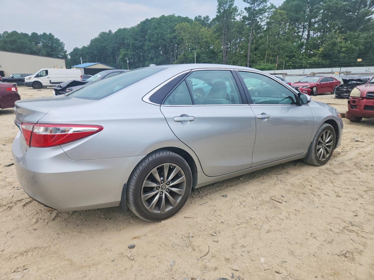 2015 Toyota Camry Xle Серебряный vin: 4T1BF1FK8FU913687