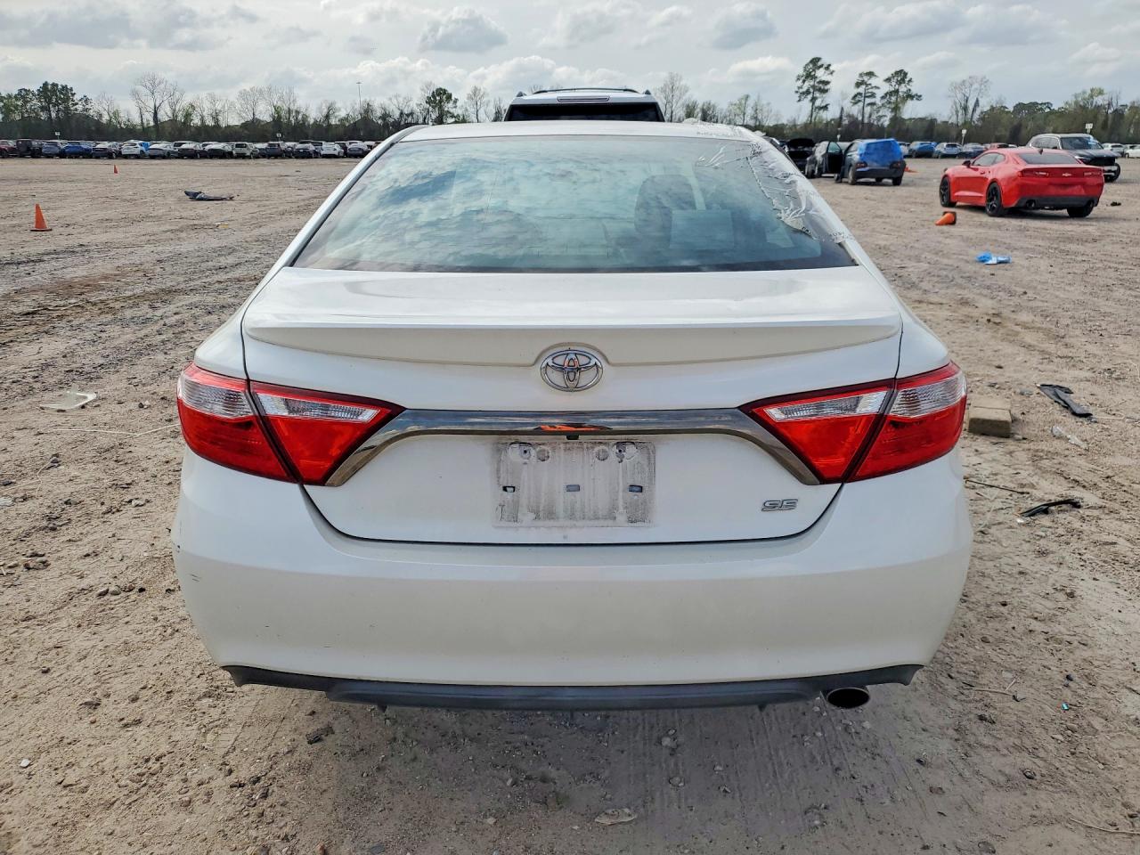 2015 Toyota Camry Se White vin: 4T1BF1FK8FU922809