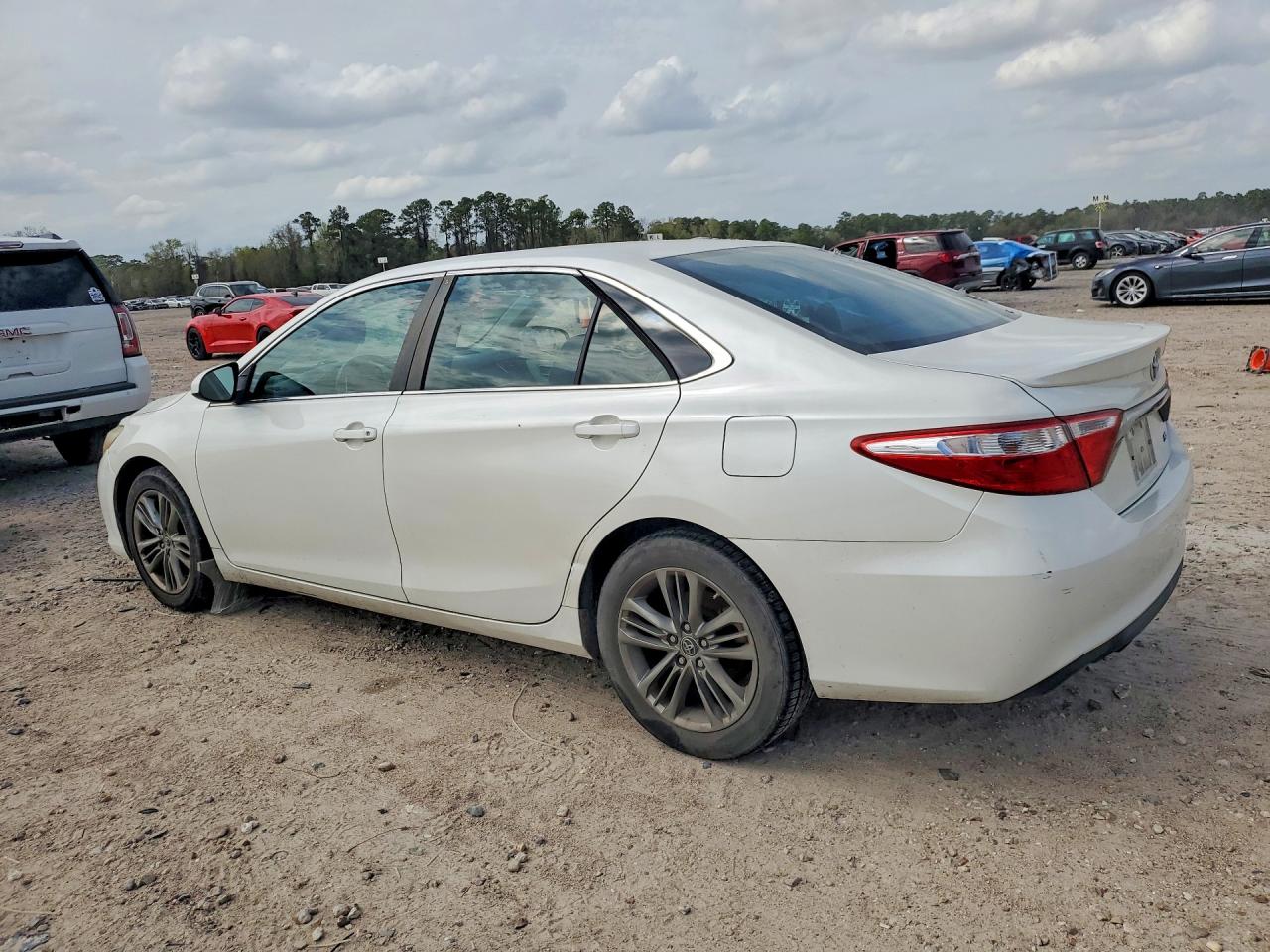 2015 Toyota Camry Se White vin: 4T1BF1FK8FU922809