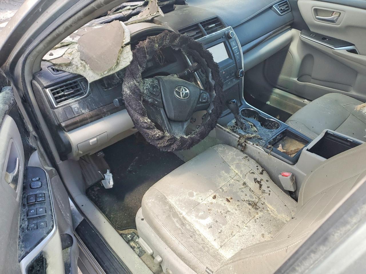 2015 Toyota Camry Le Серебряный vin: 4T1BF1FK8FU928402