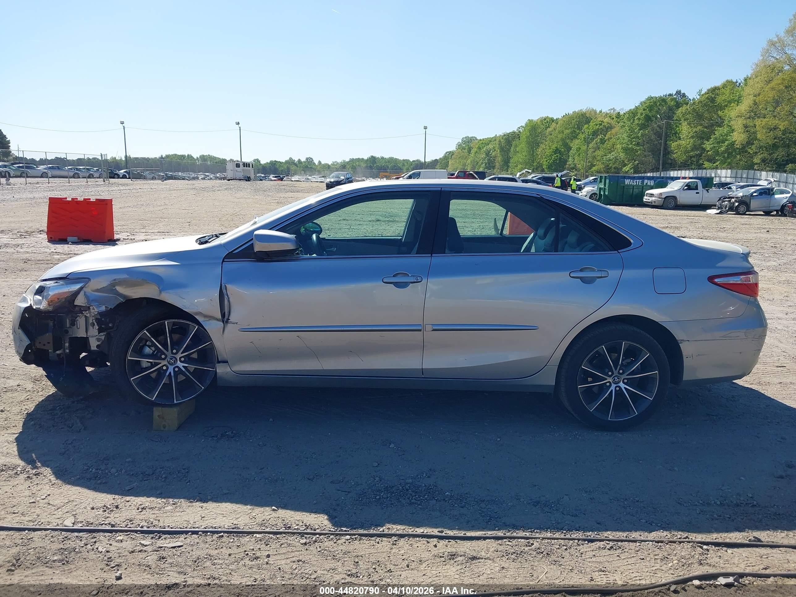 2015 Toyota Camry Xse Silver vin: 4T1BF1FK8FU935706