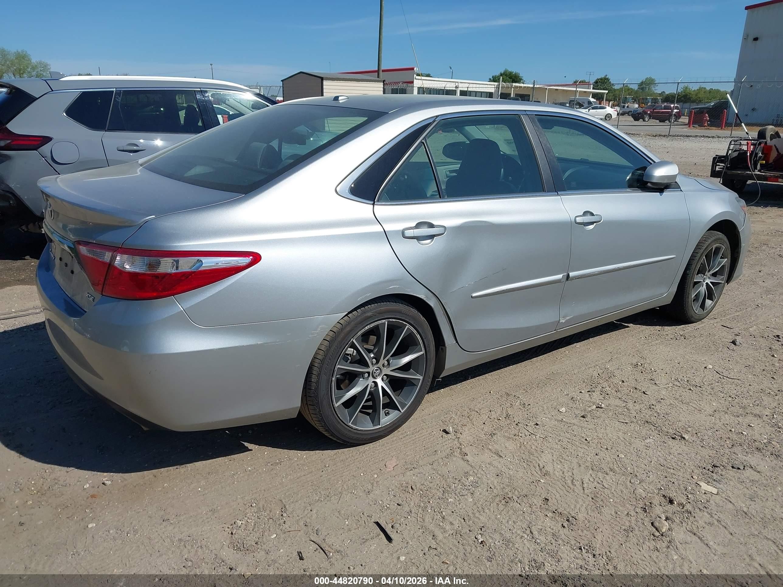 2015 Toyota Camry Xse Silver vin: 4T1BF1FK8FU935706