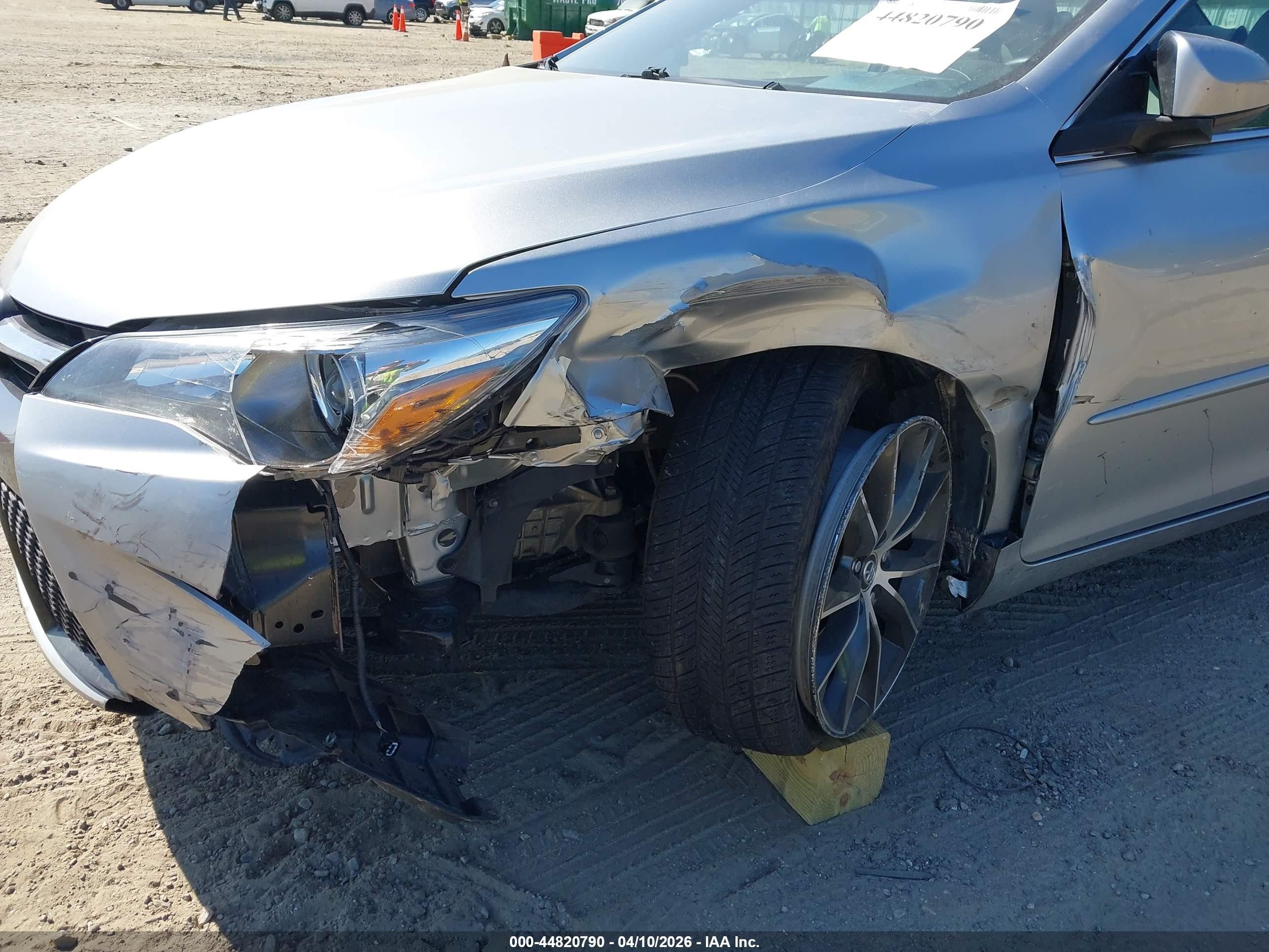 2015 Toyota Camry Xse Silver vin: 4T1BF1FK8FU935706
