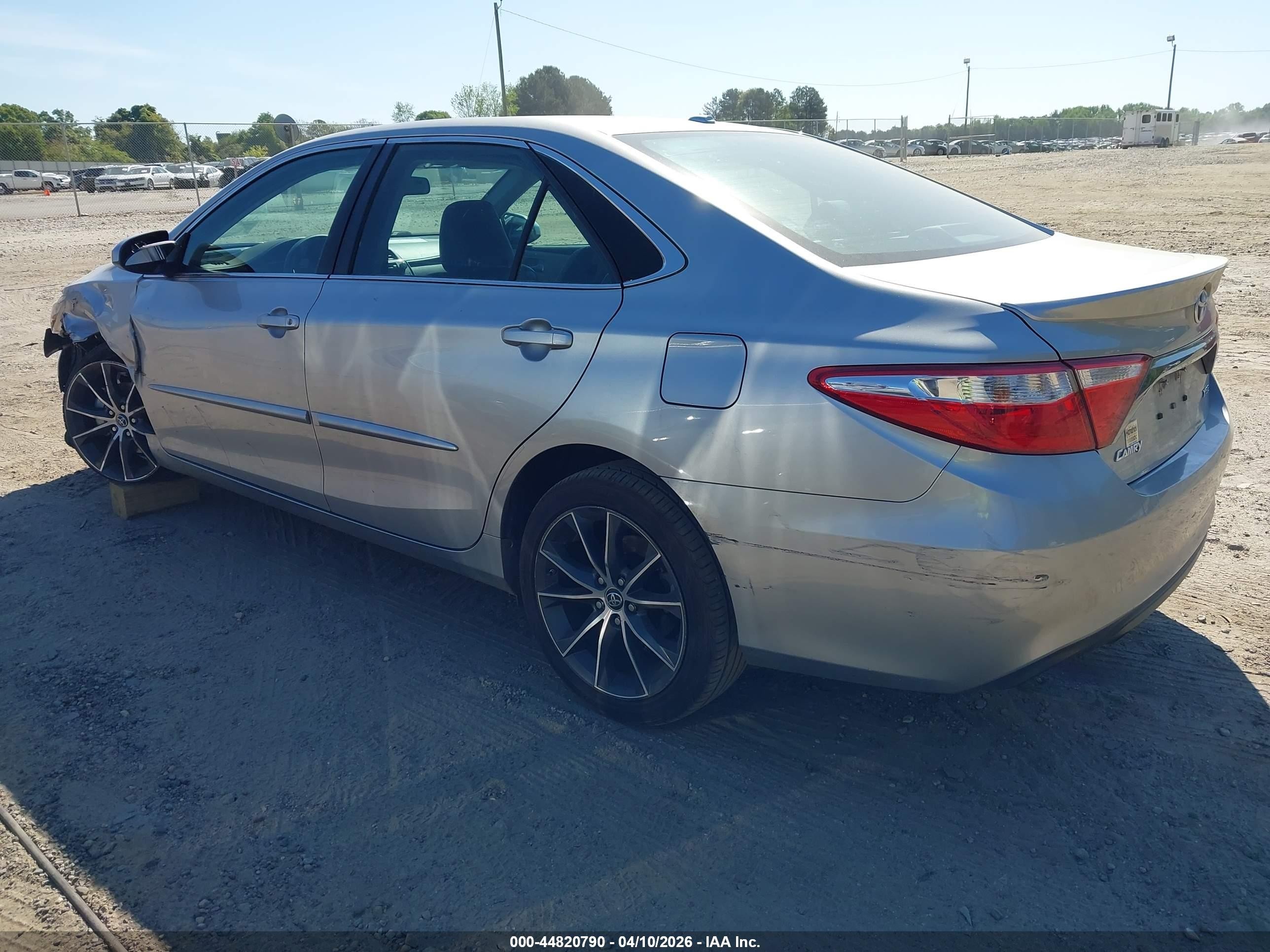 2015 Toyota Camry Xse Silver vin: 4T1BF1FK8FU935706