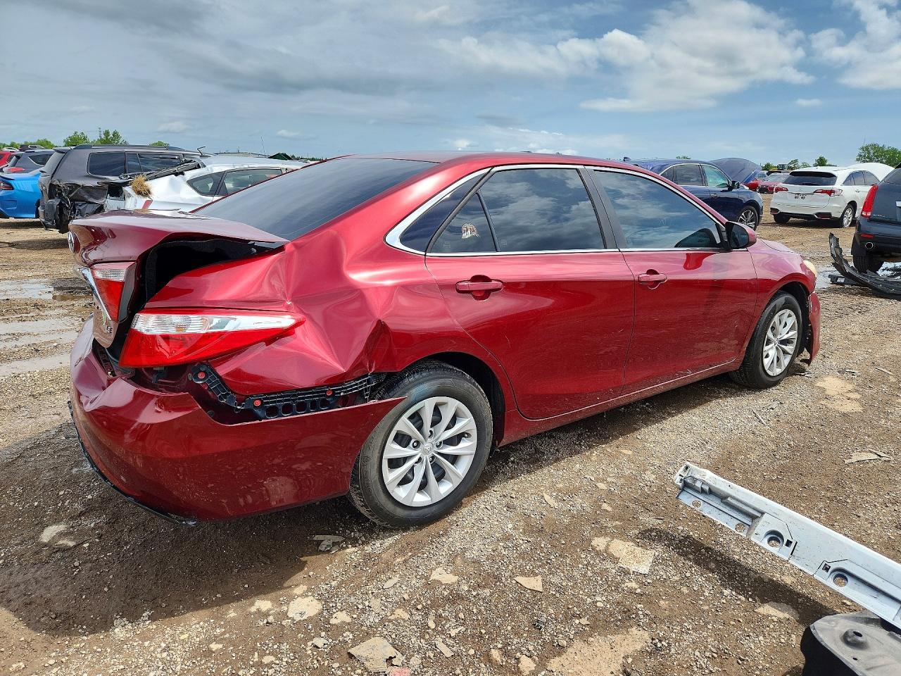 2015 Toyota Camry Le Red vin: 4T1BF1FK8FU944759