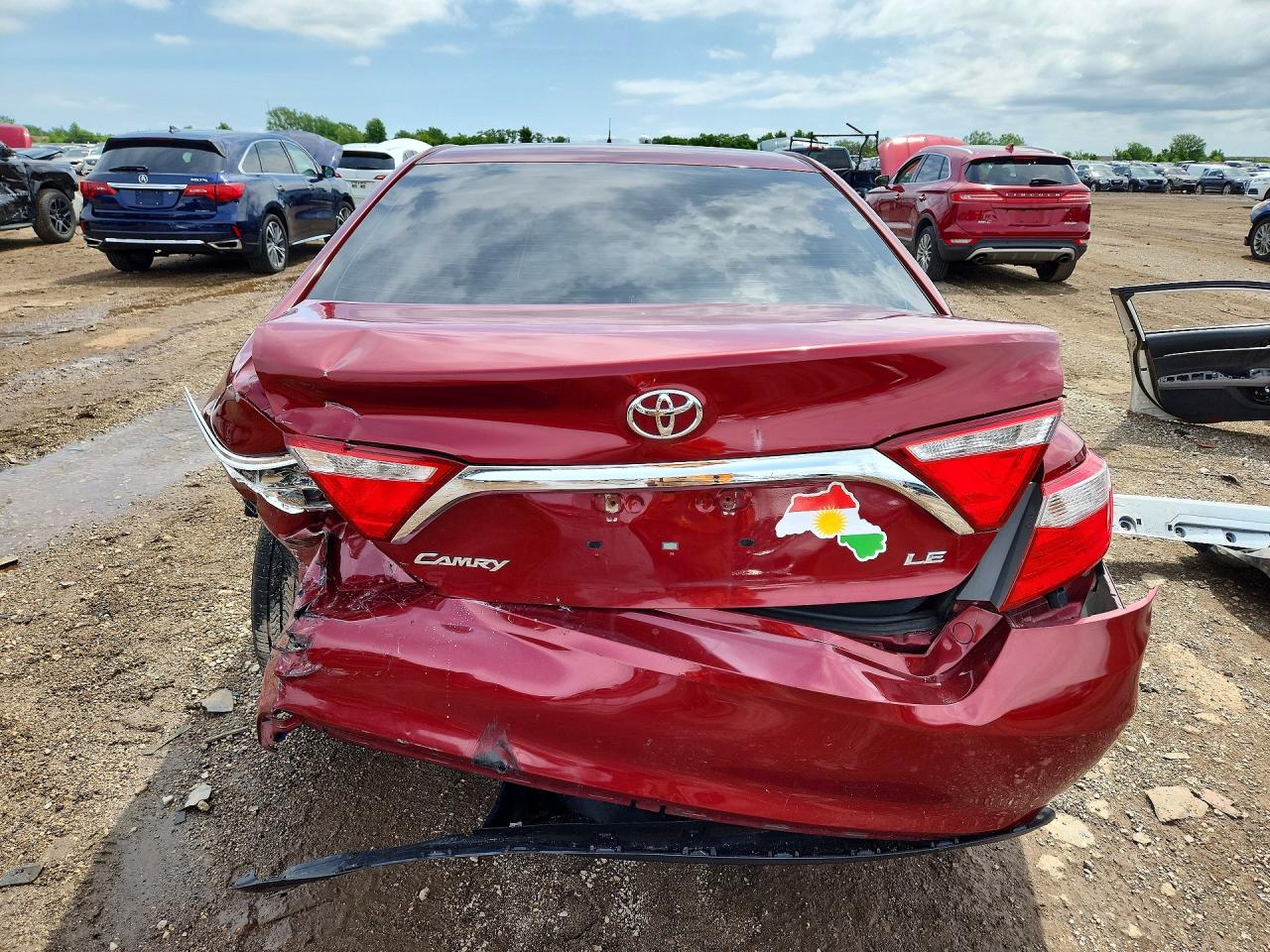 2015 Toyota Camry Le Red vin: 4T1BF1FK8FU944759