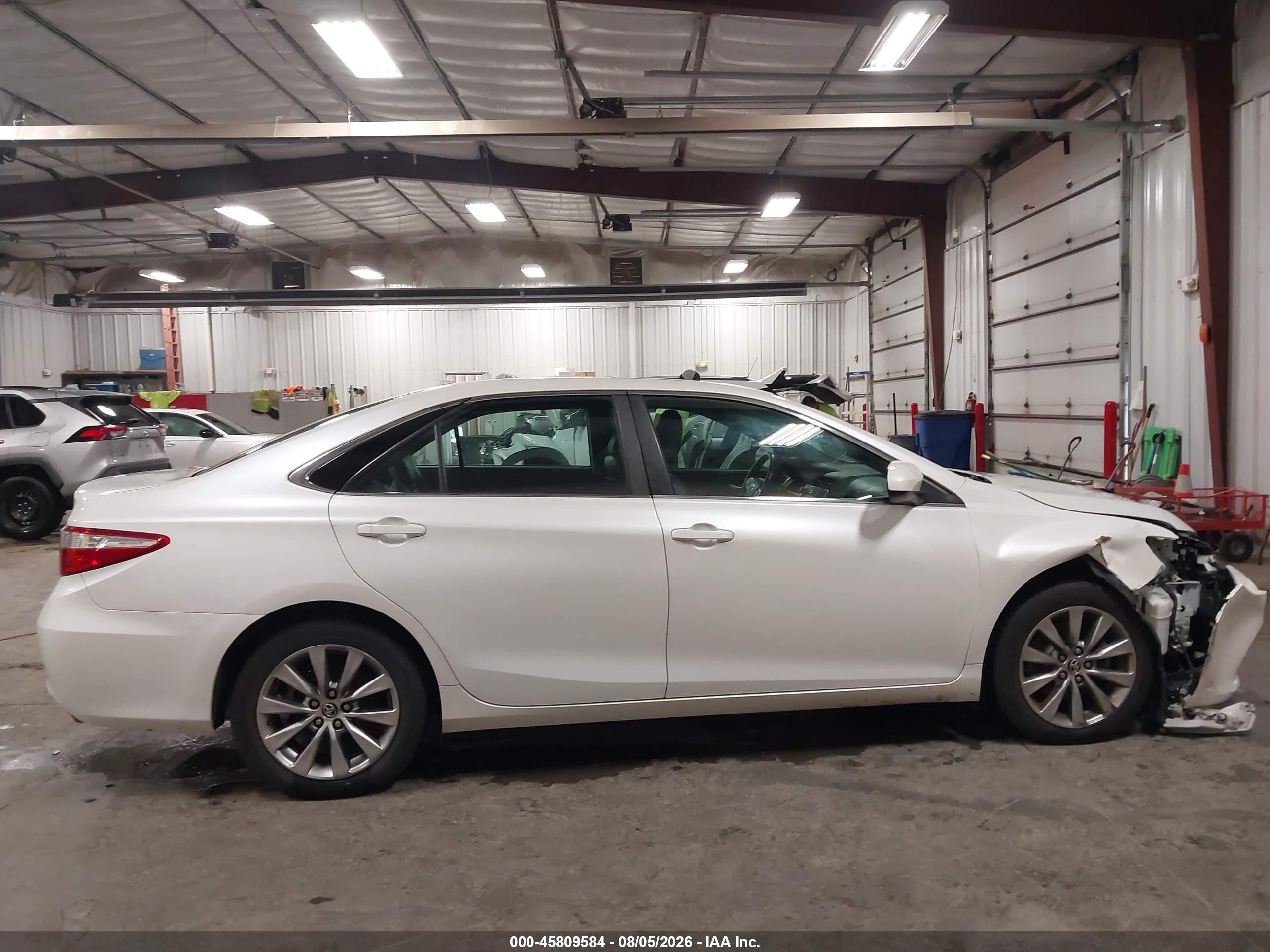 2015 Toyota Camry Xle Белый vin: 4T1BF1FK8FU985506