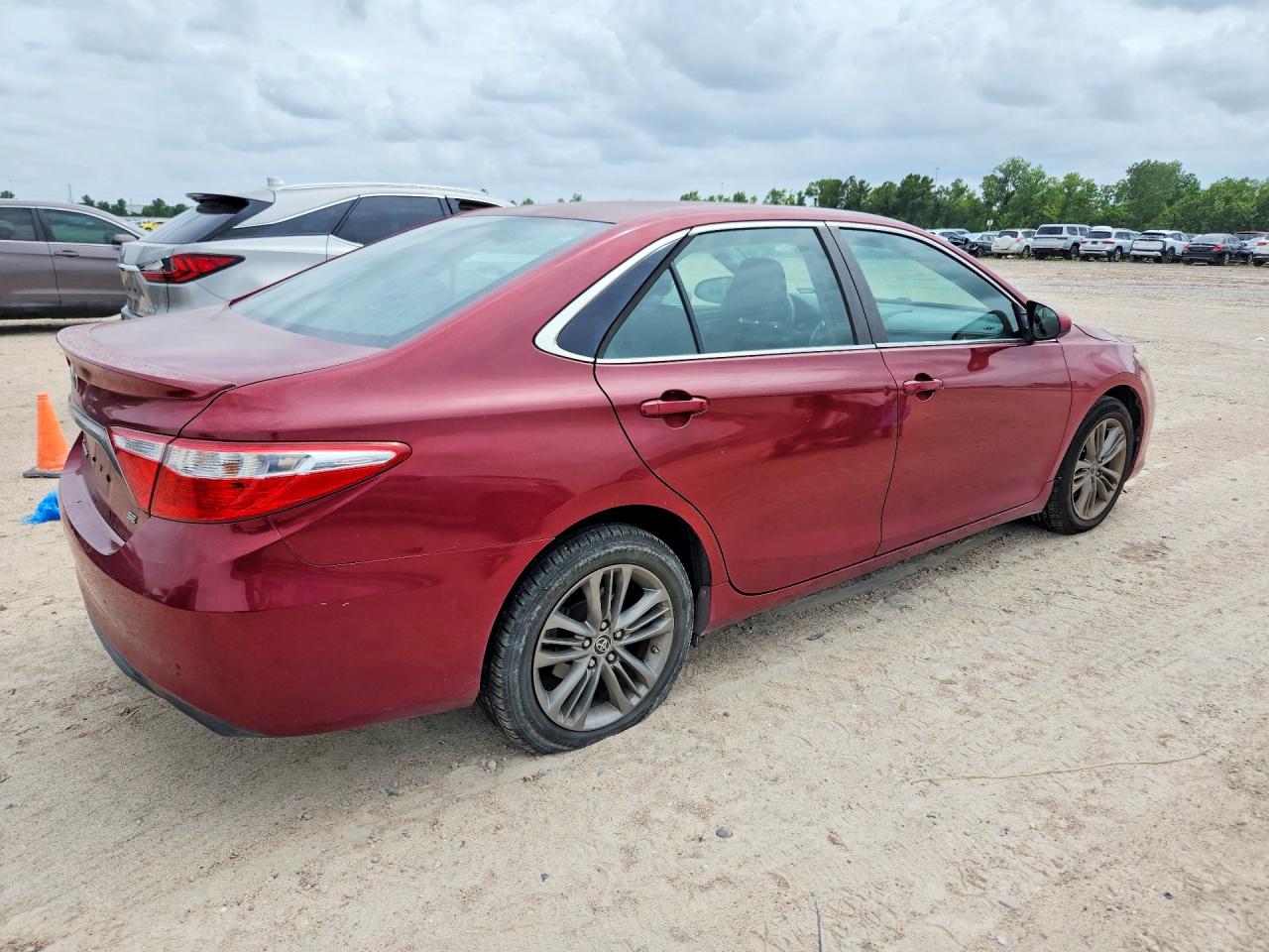2015 Toyota Camry Se Red vin: 4T1BF1FK8FU987675