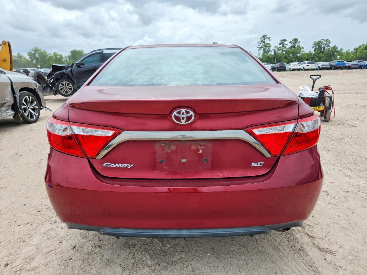 2015 Toyota Camry Se Red vin: 4T1BF1FK8FU987675