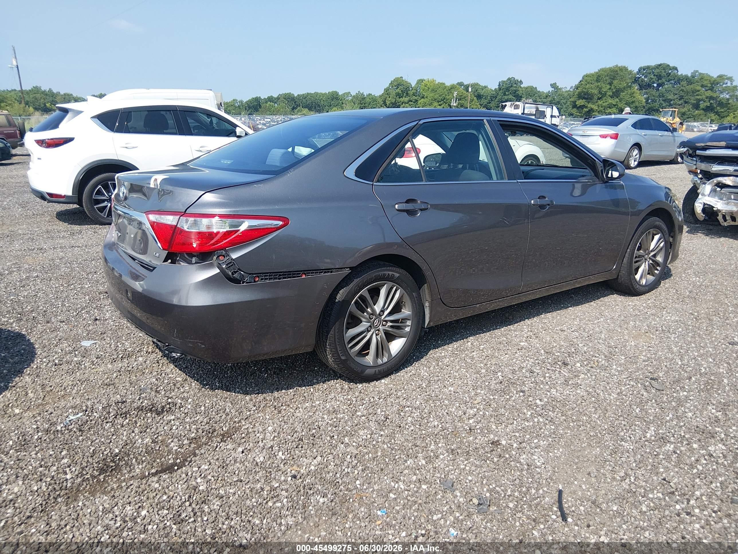 2015 Toyota Camry Le Gray vin: 4T1BF1FK8FU988972