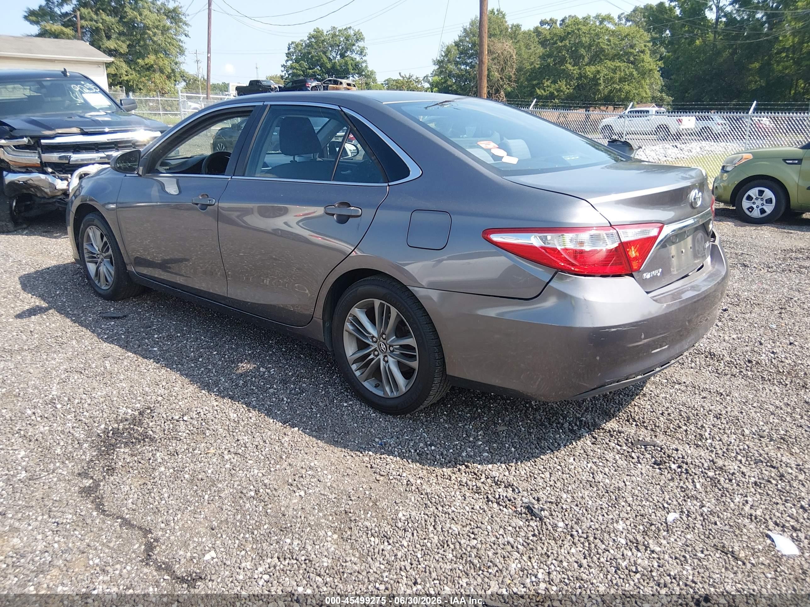 2015 Toyota Camry Le Gray vin: 4T1BF1FK8FU988972