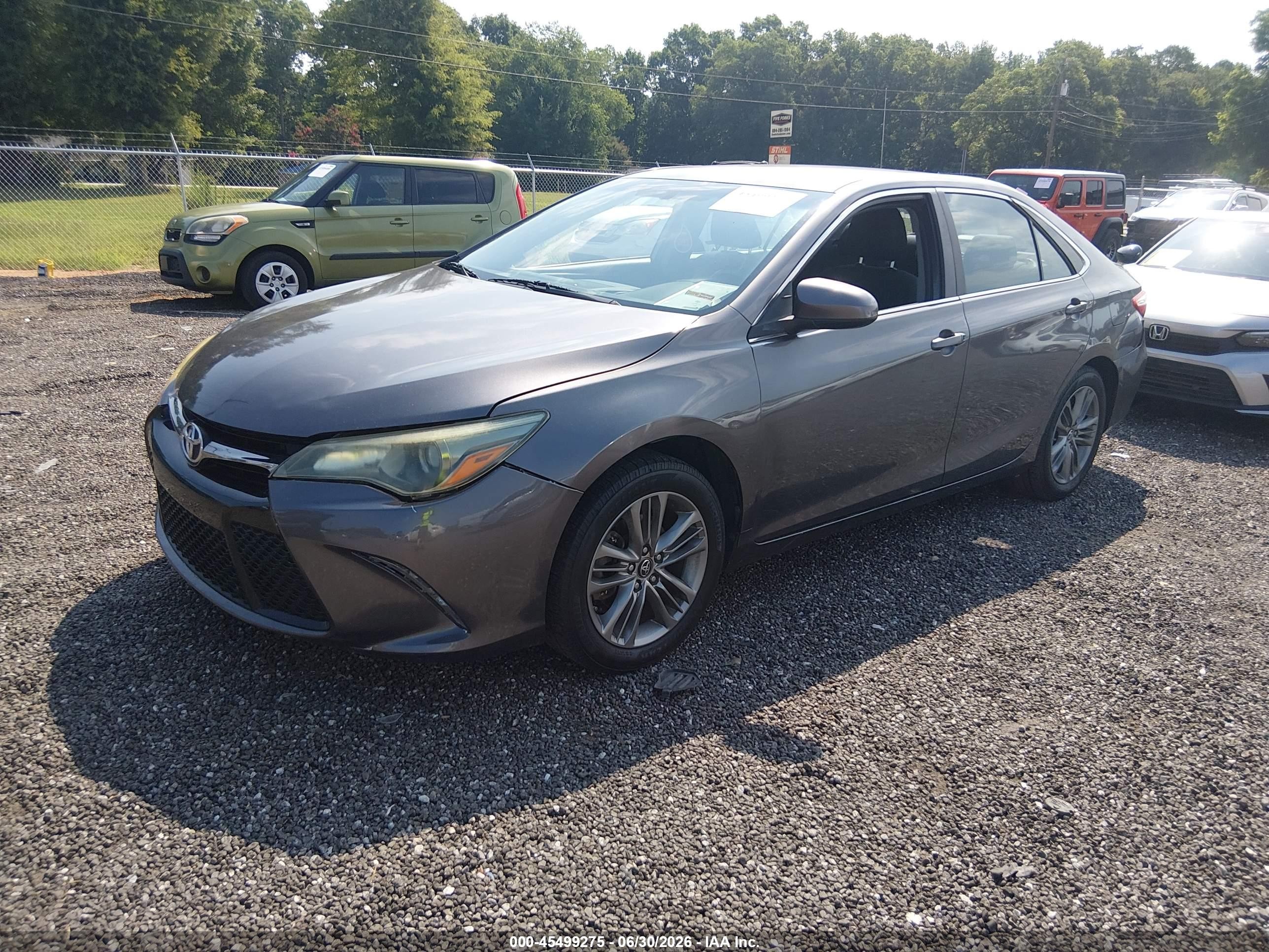 2015 Toyota Camry Le Gray vin: 4T1BF1FK8FU988972