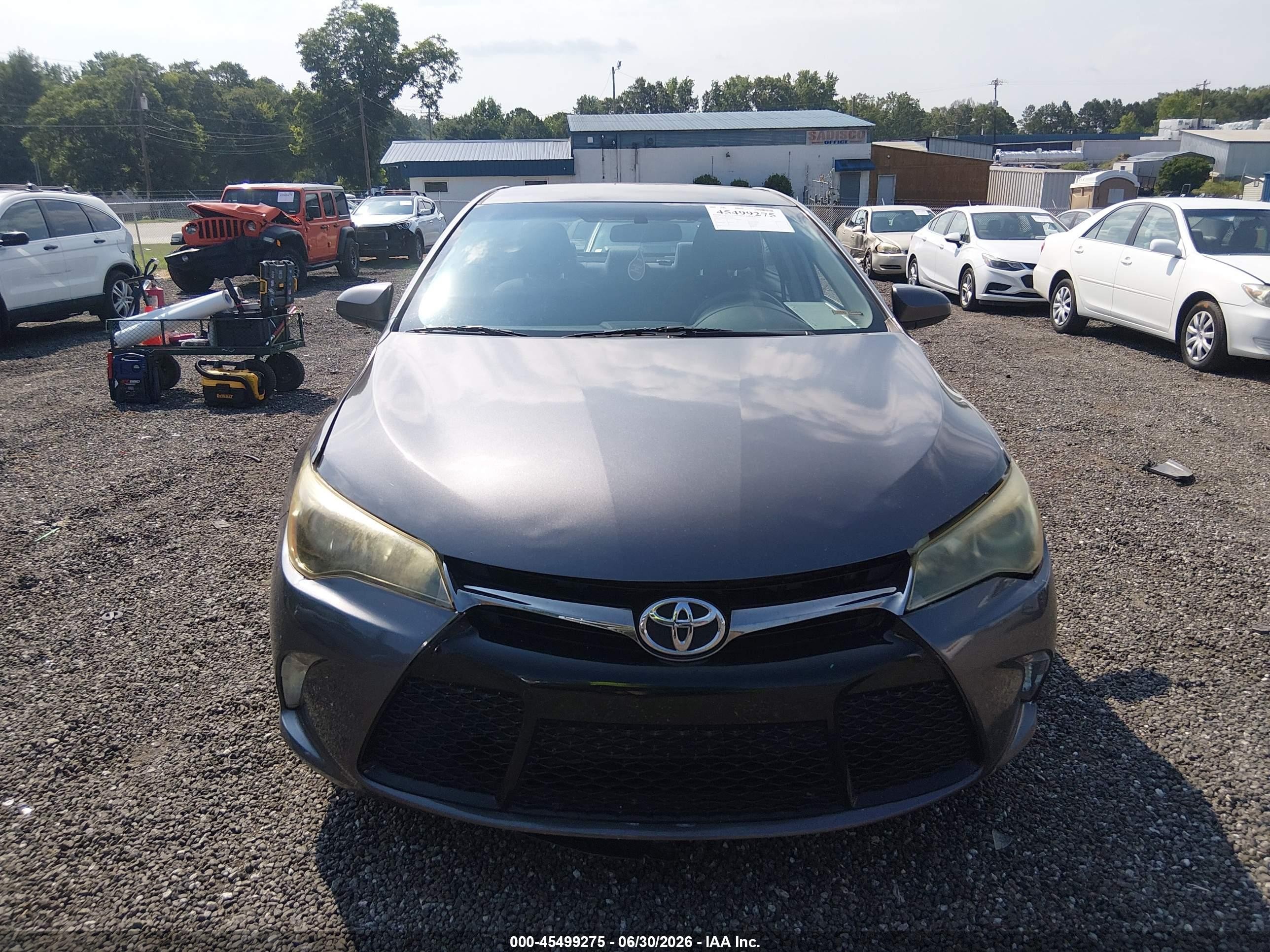 2015 Toyota Camry Le Gray vin: 4T1BF1FK8FU988972