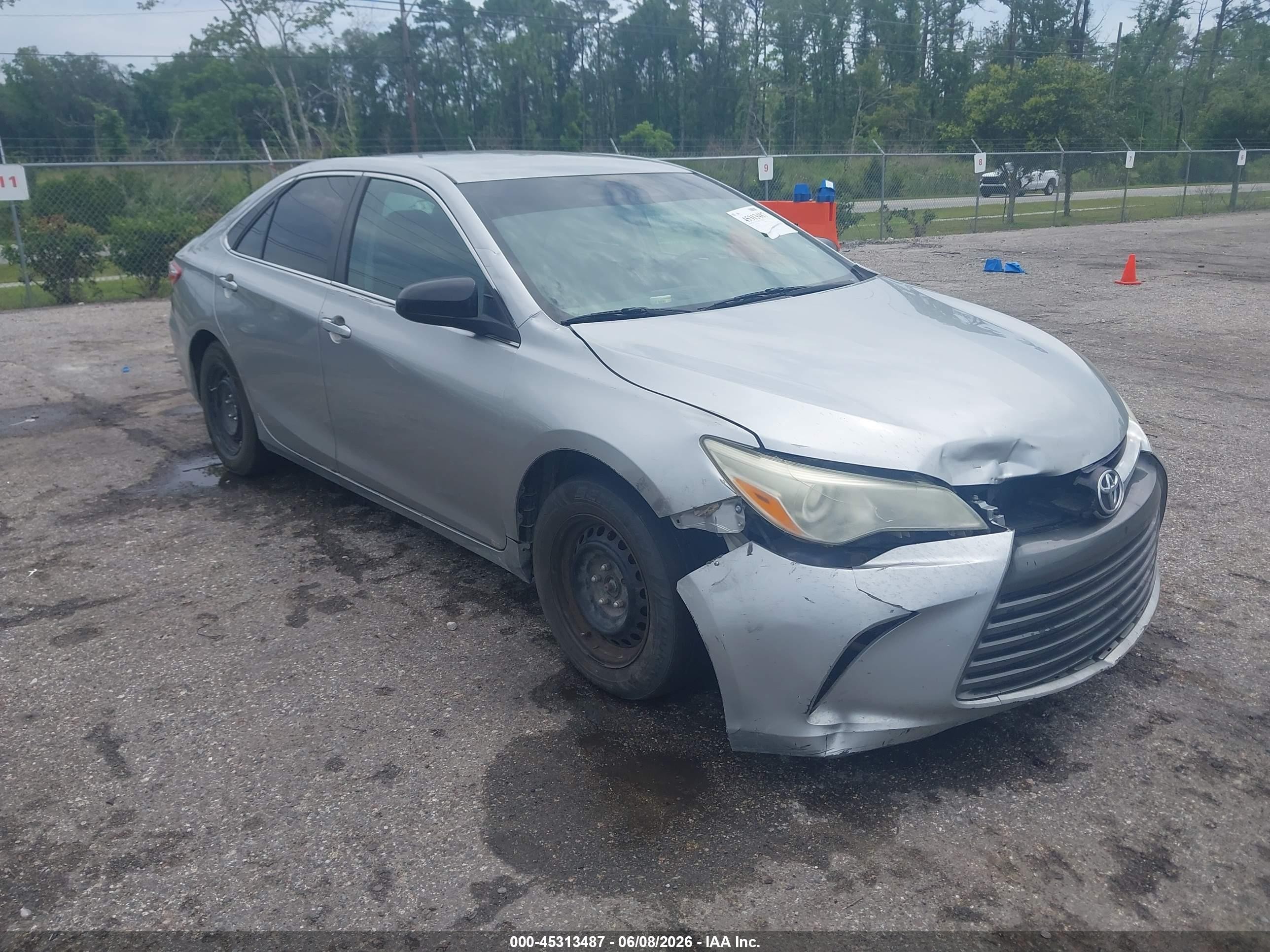 2015 Toyota Camry Le Silver vin: 4T1BF1FK8FU991743
