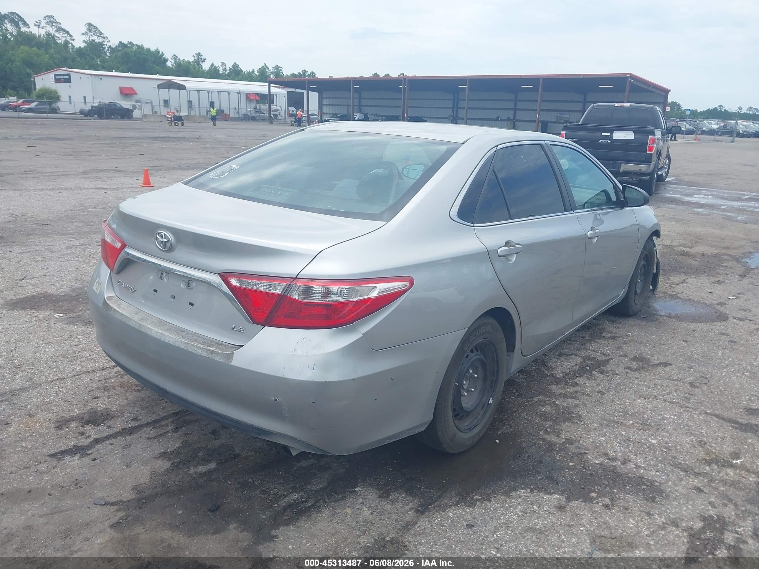 2015 Toyota Camry Le Silver vin: 4T1BF1FK8FU991743