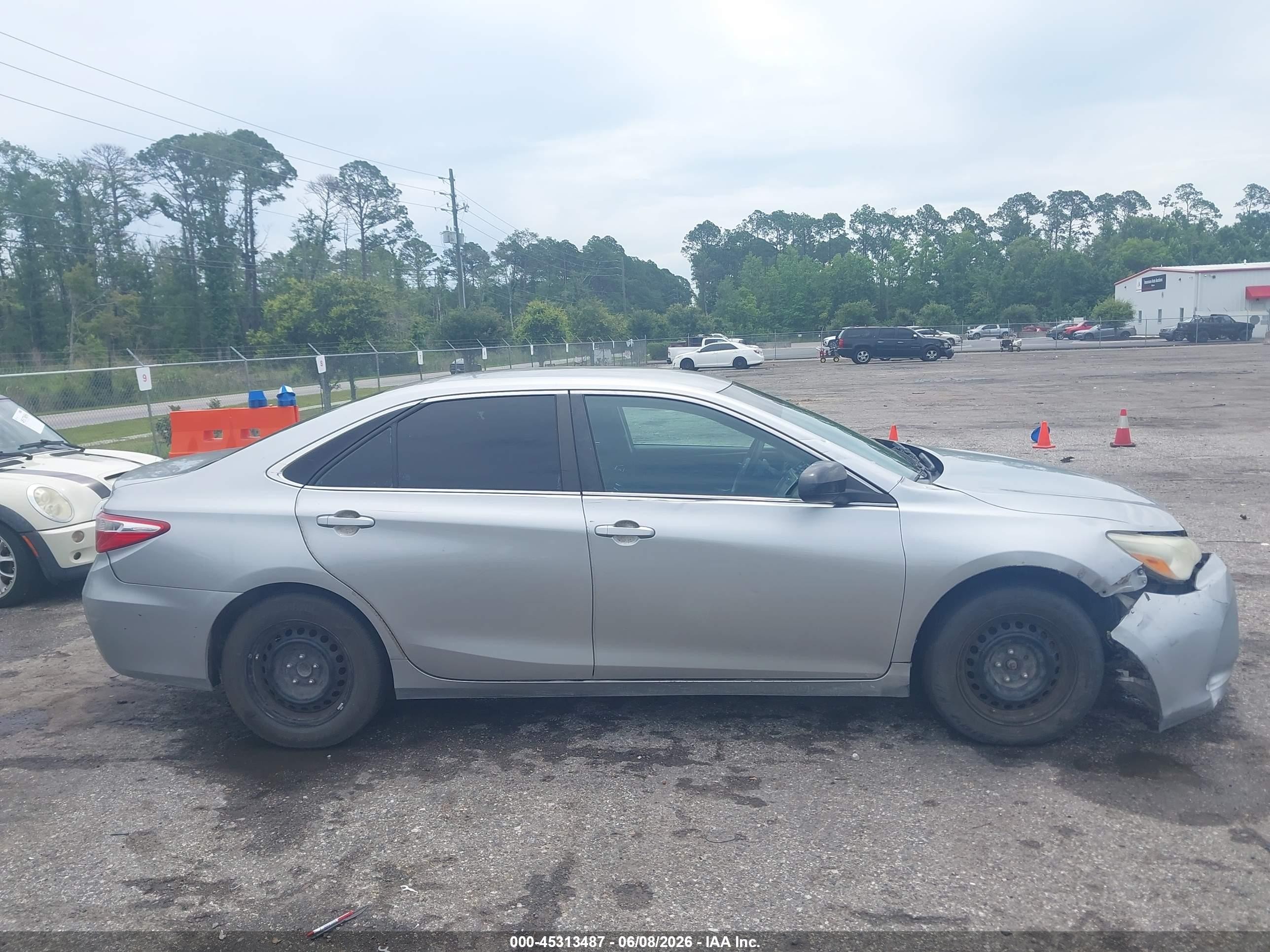 2015 Toyota Camry Le Silver vin: 4T1BF1FK8FU991743